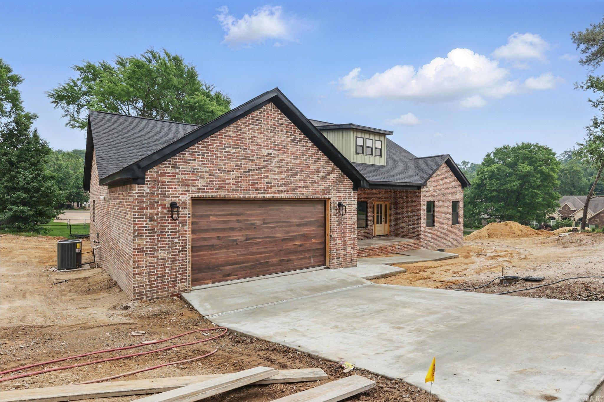 211  Cromwell  Hot Springs, AR