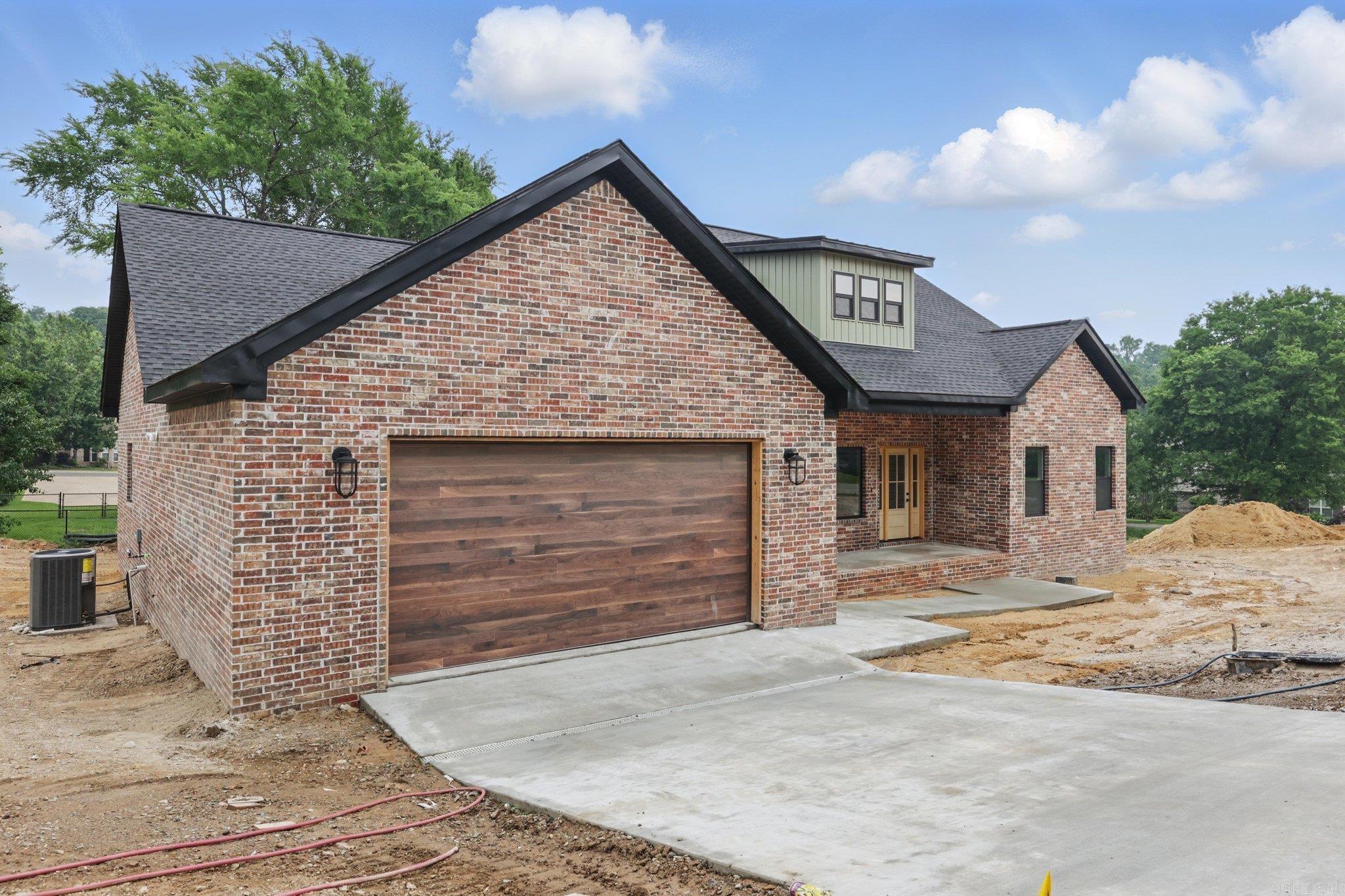 211  Cromwell  Hot Springs, AR
