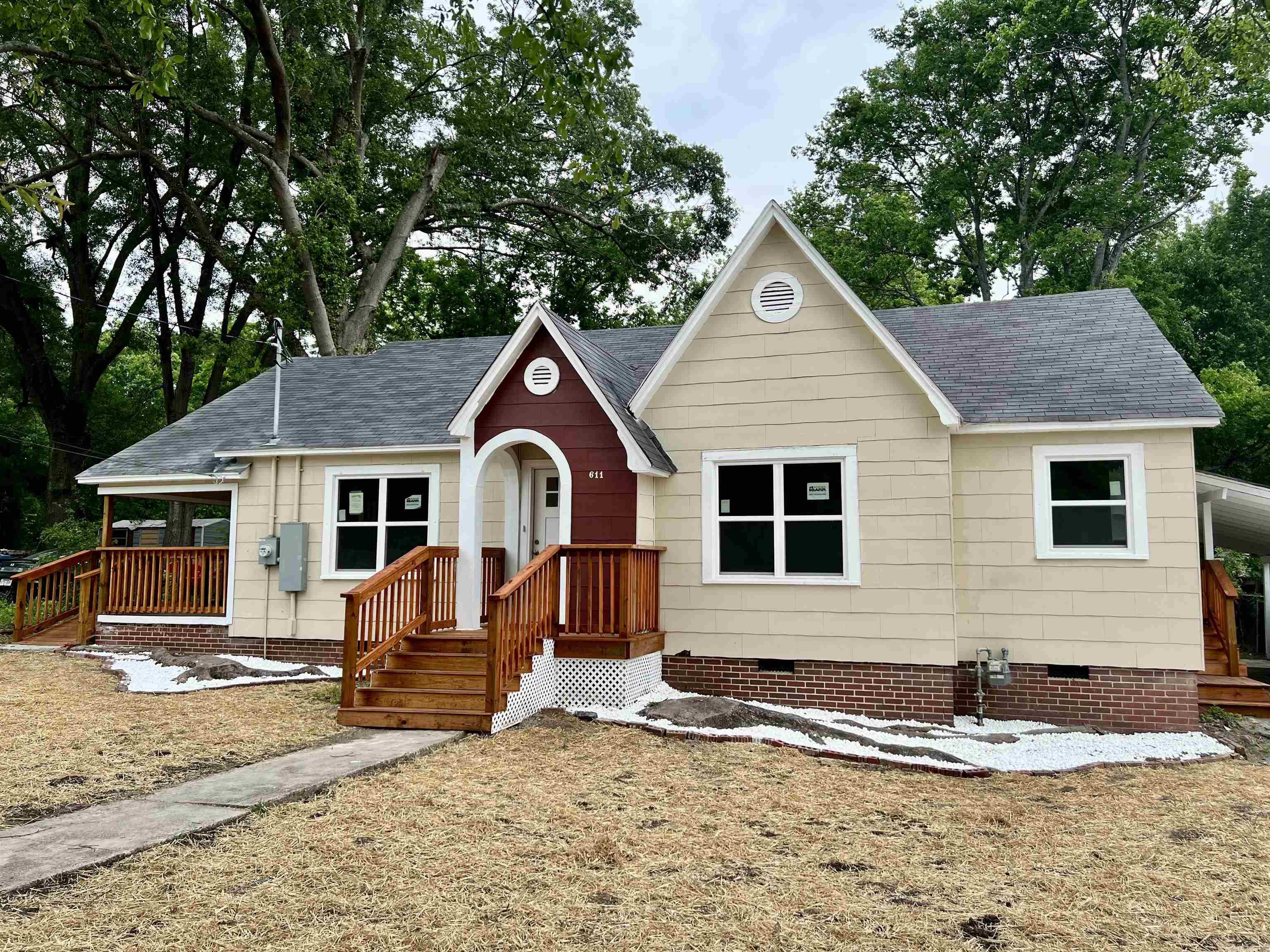 611 N Main  Malvern, AR
