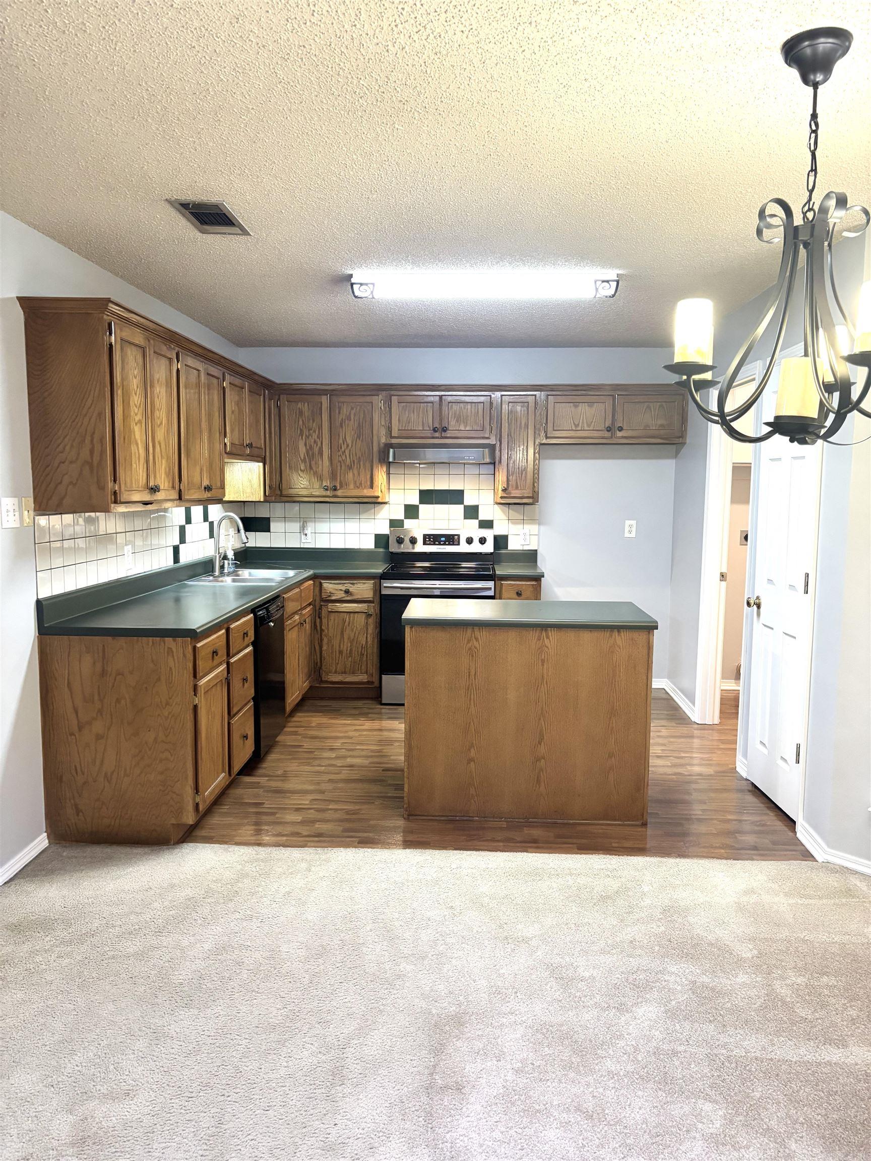 54  Redleaf Cr.  Little Rock, AR