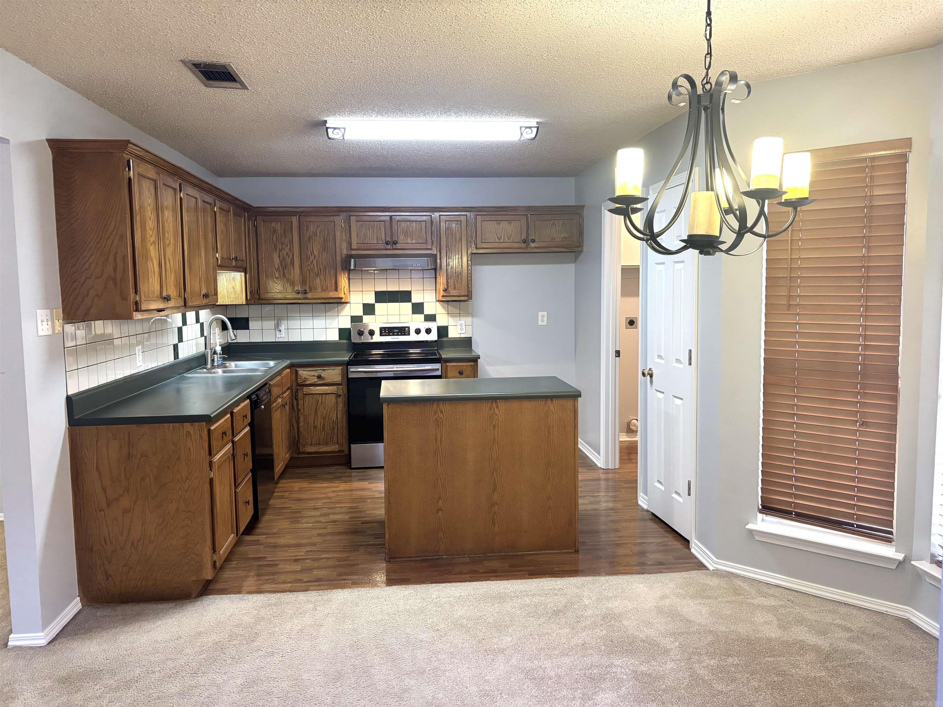 54  Redleaf Cr.  Little Rock, AR