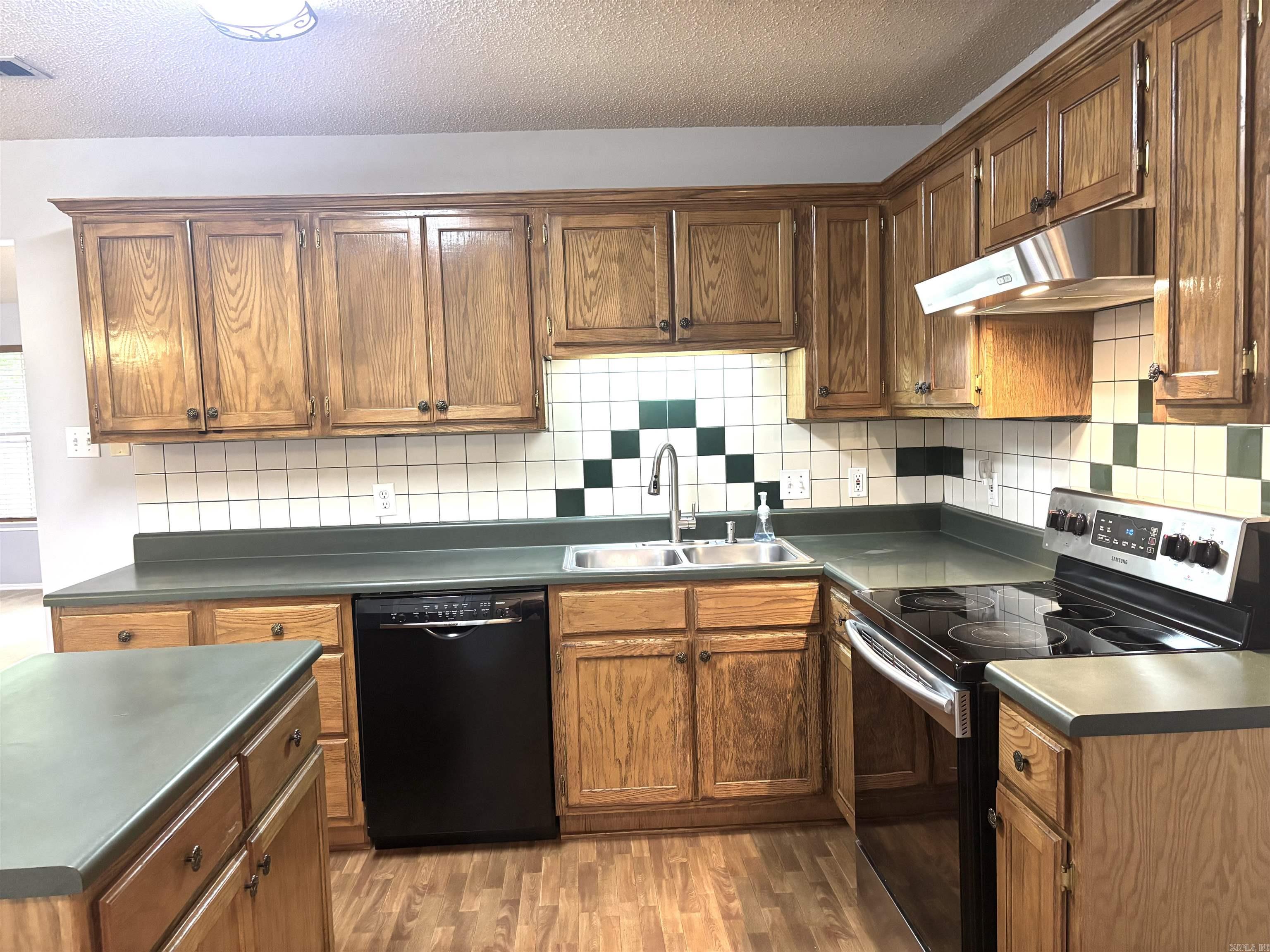 54  Redleaf Cr.  Little Rock, AR