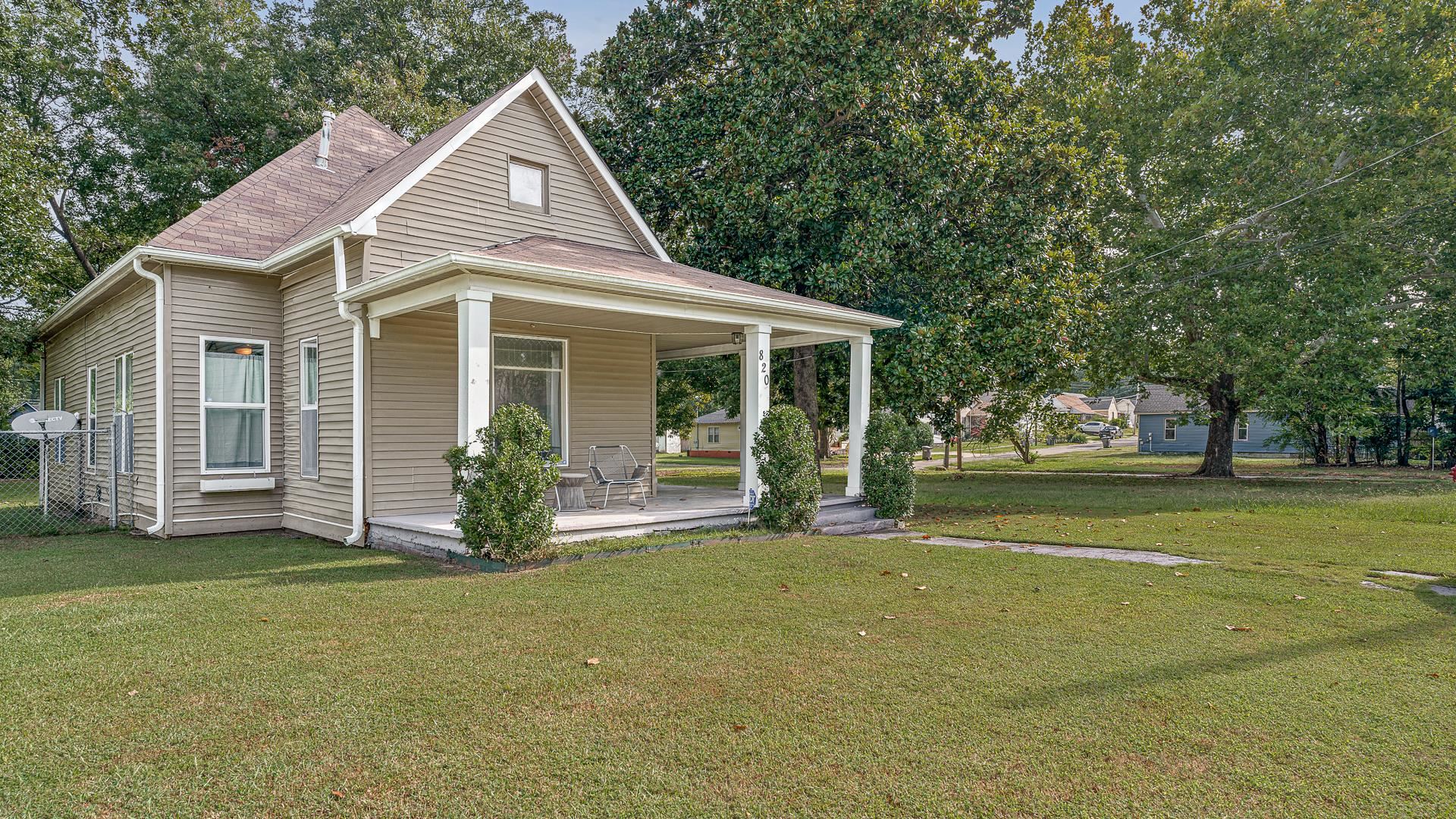 820 W Oak  Jonesboro, AR