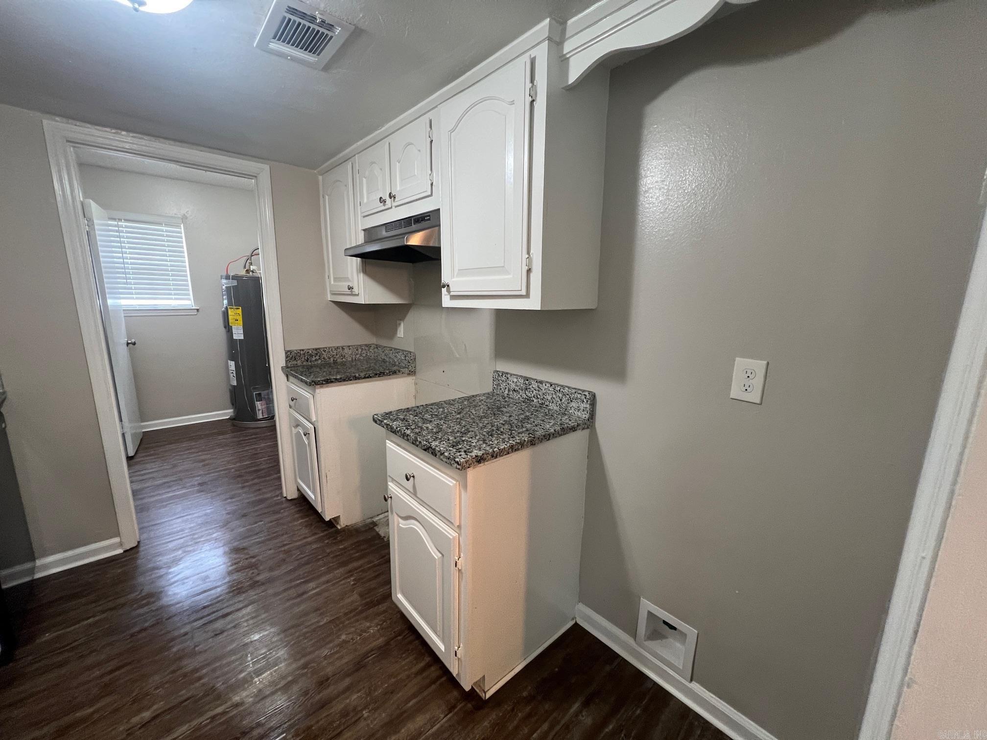 1206 E Twin Lakes  Little Rock, AR