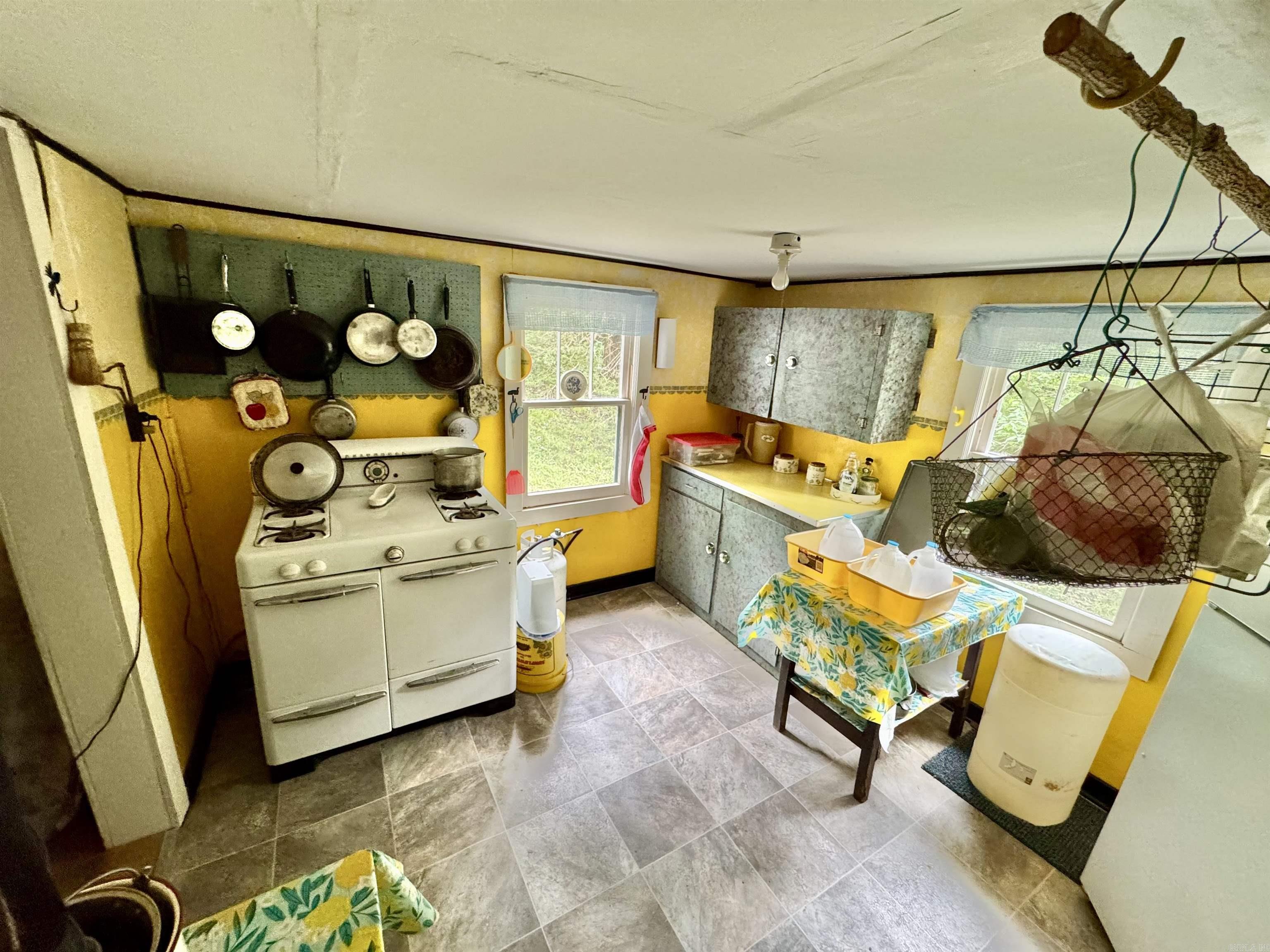 685  Kennedy Rd.  Leslie, AR