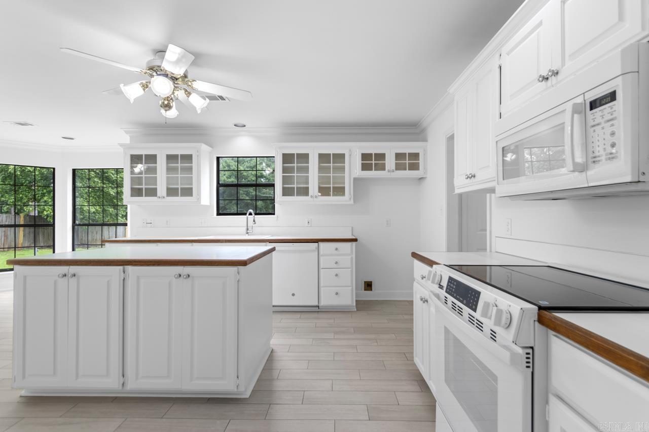 1208  Hilltop  Alexander, AR
