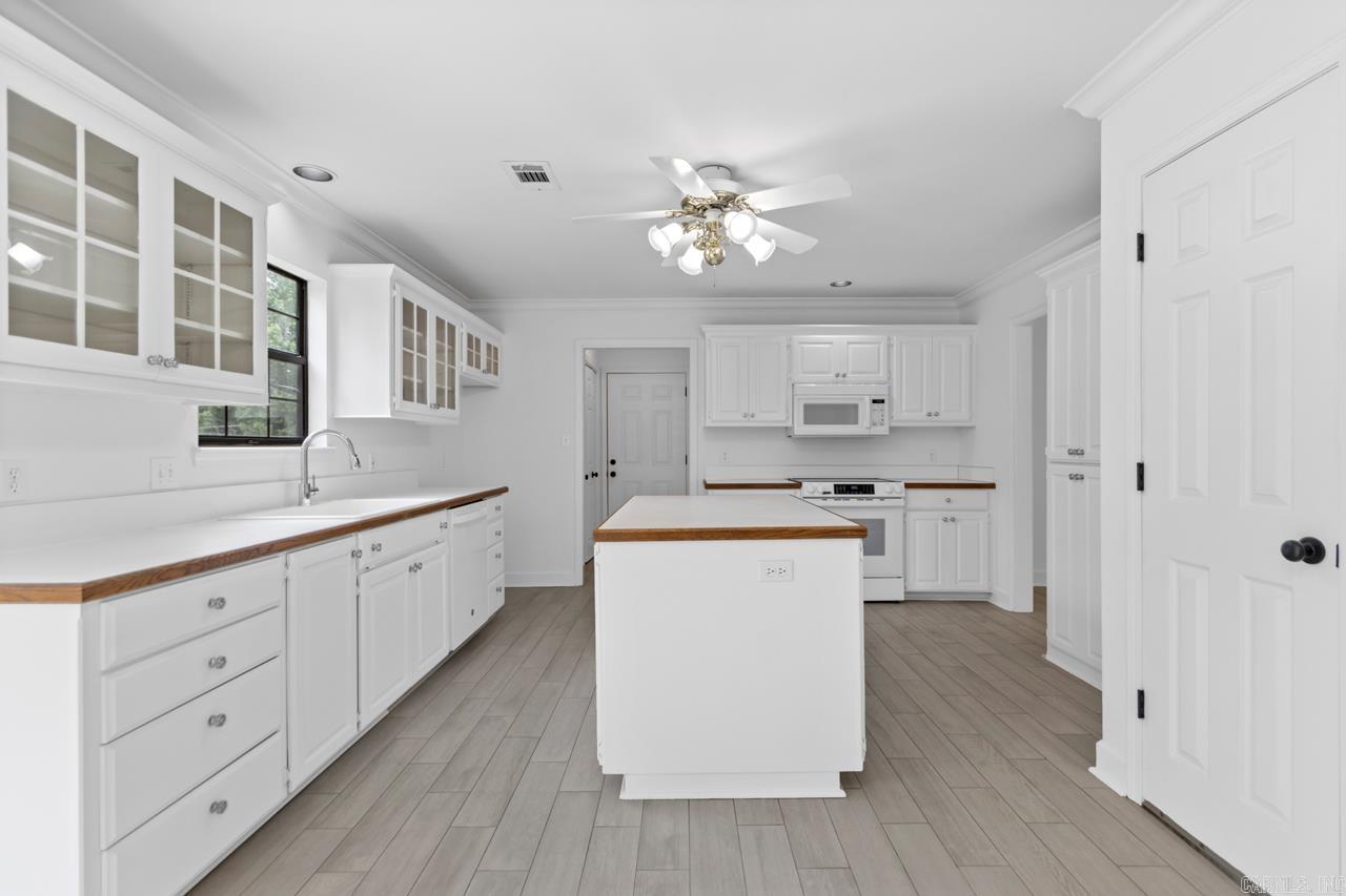1208  Hilltop  Alexander, AR