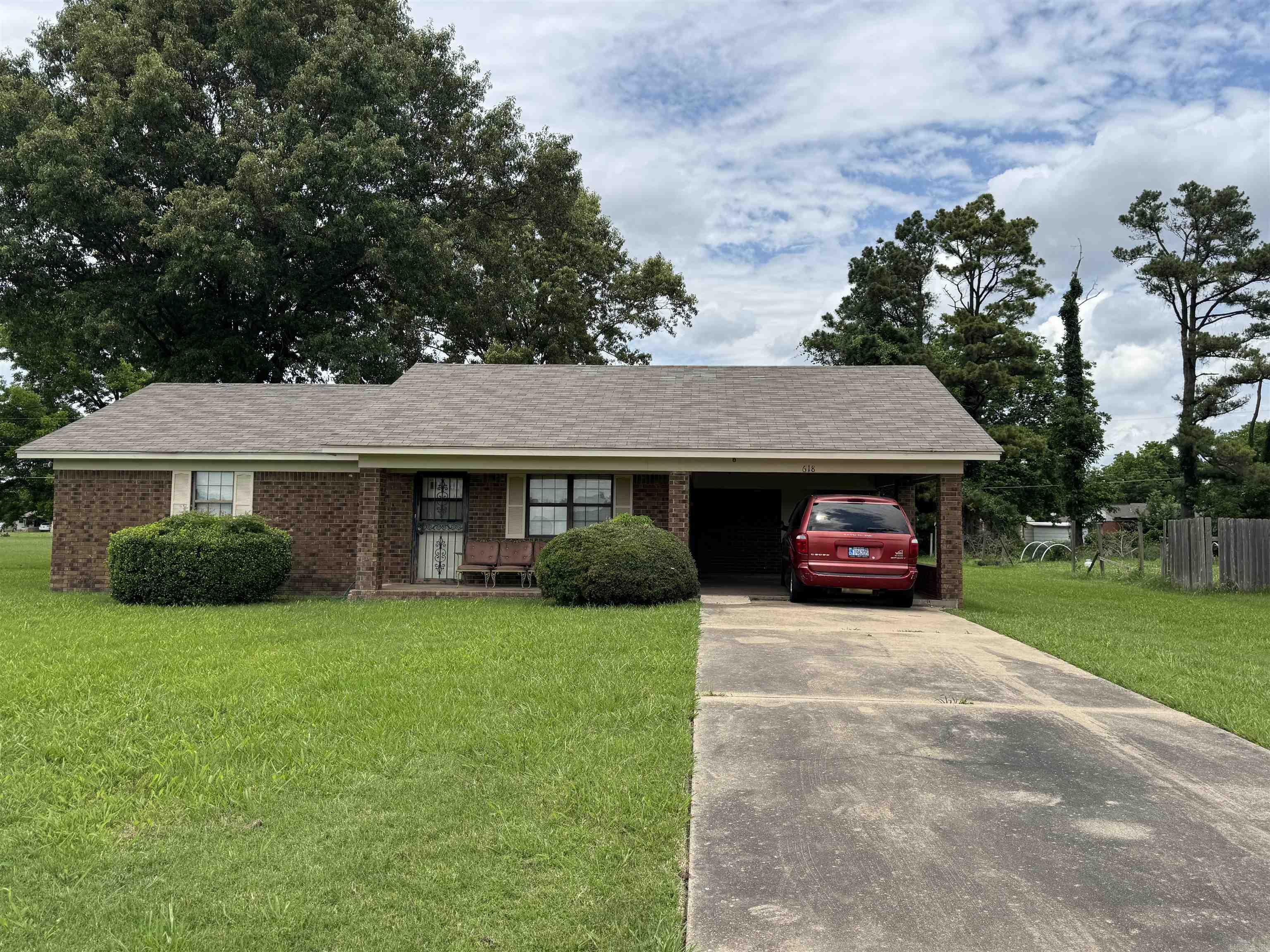 618 W Day Street  Forrest City, AR