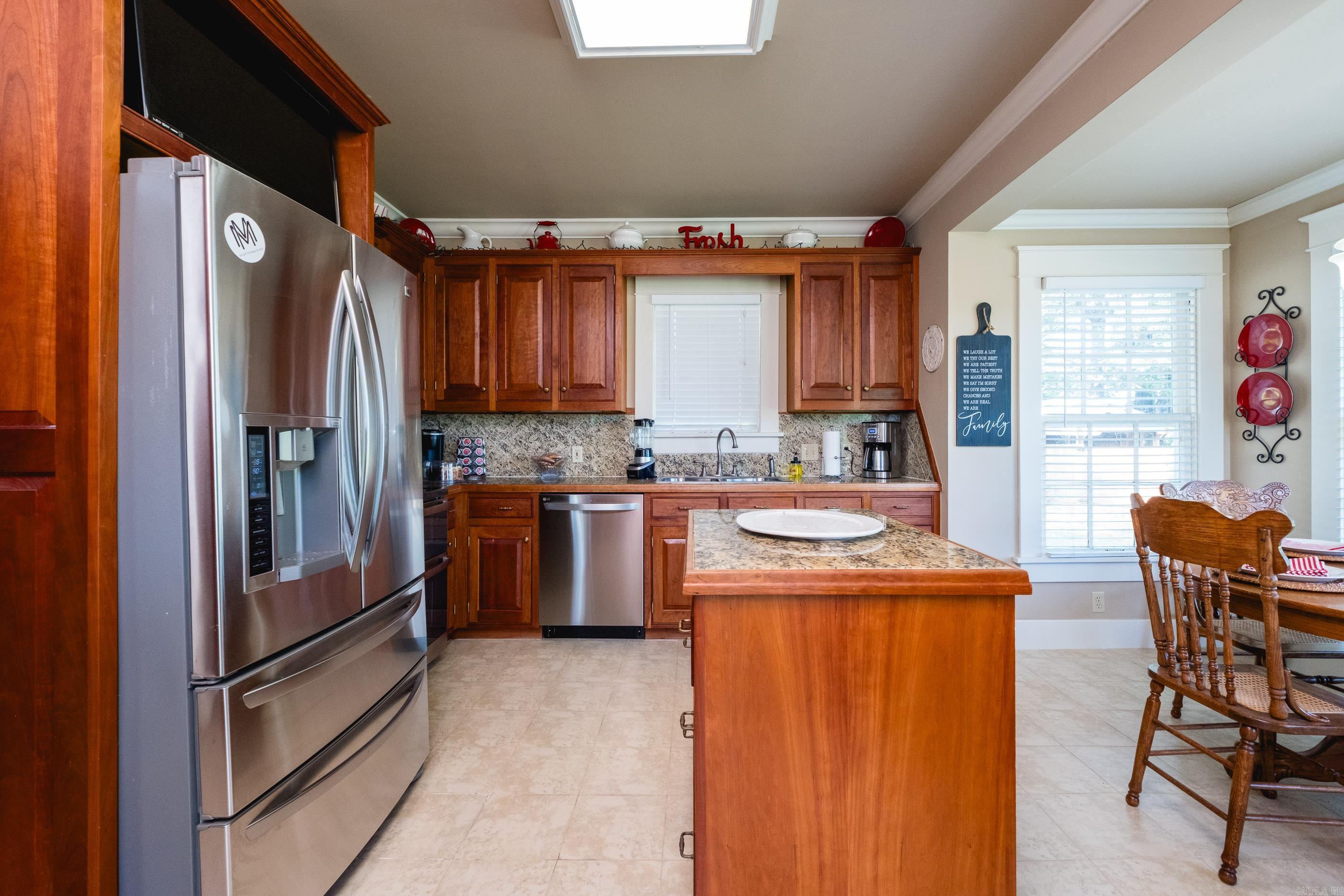 20923  Green  Roland, AR