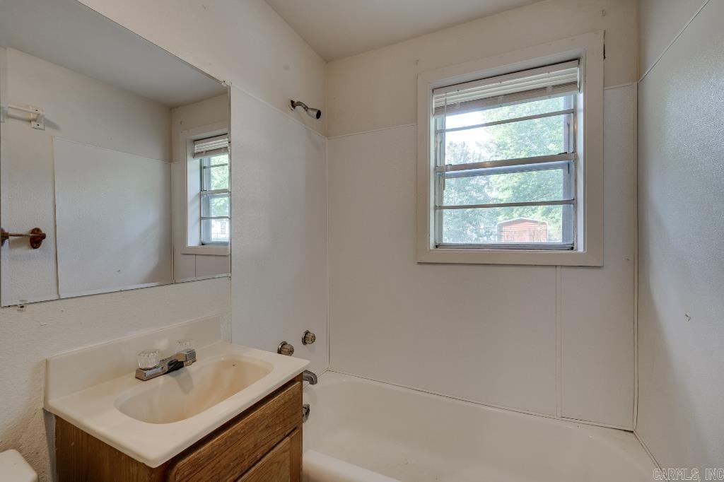 208  King  Benton, AR