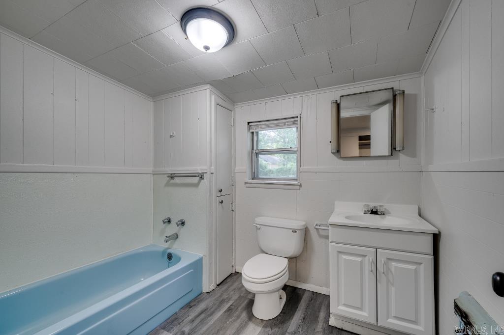208  King  Benton, AR