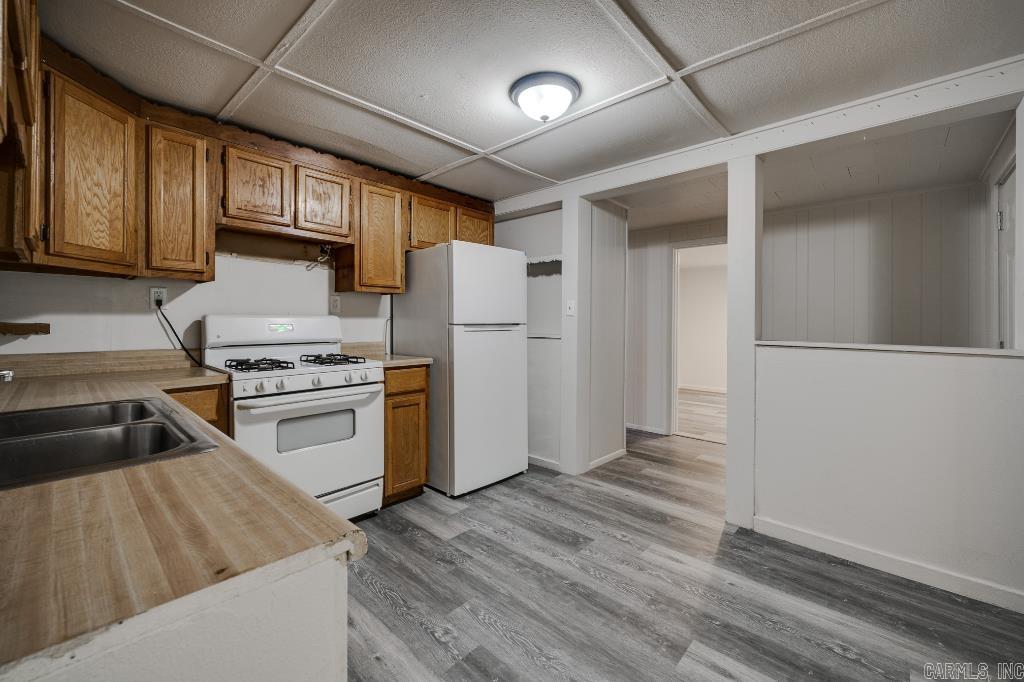 208  King  Benton, AR