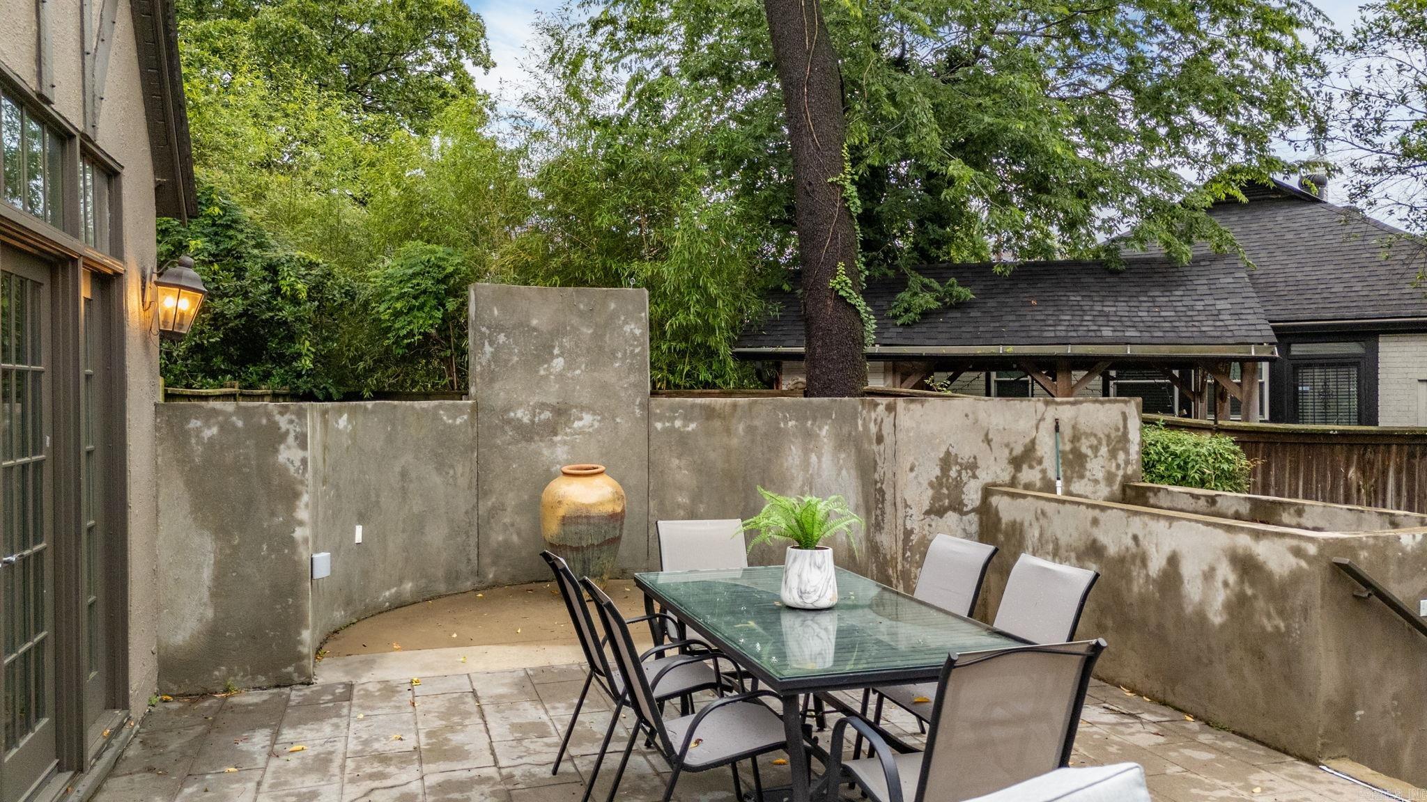 489  Ridgeway  Little Rock, AR