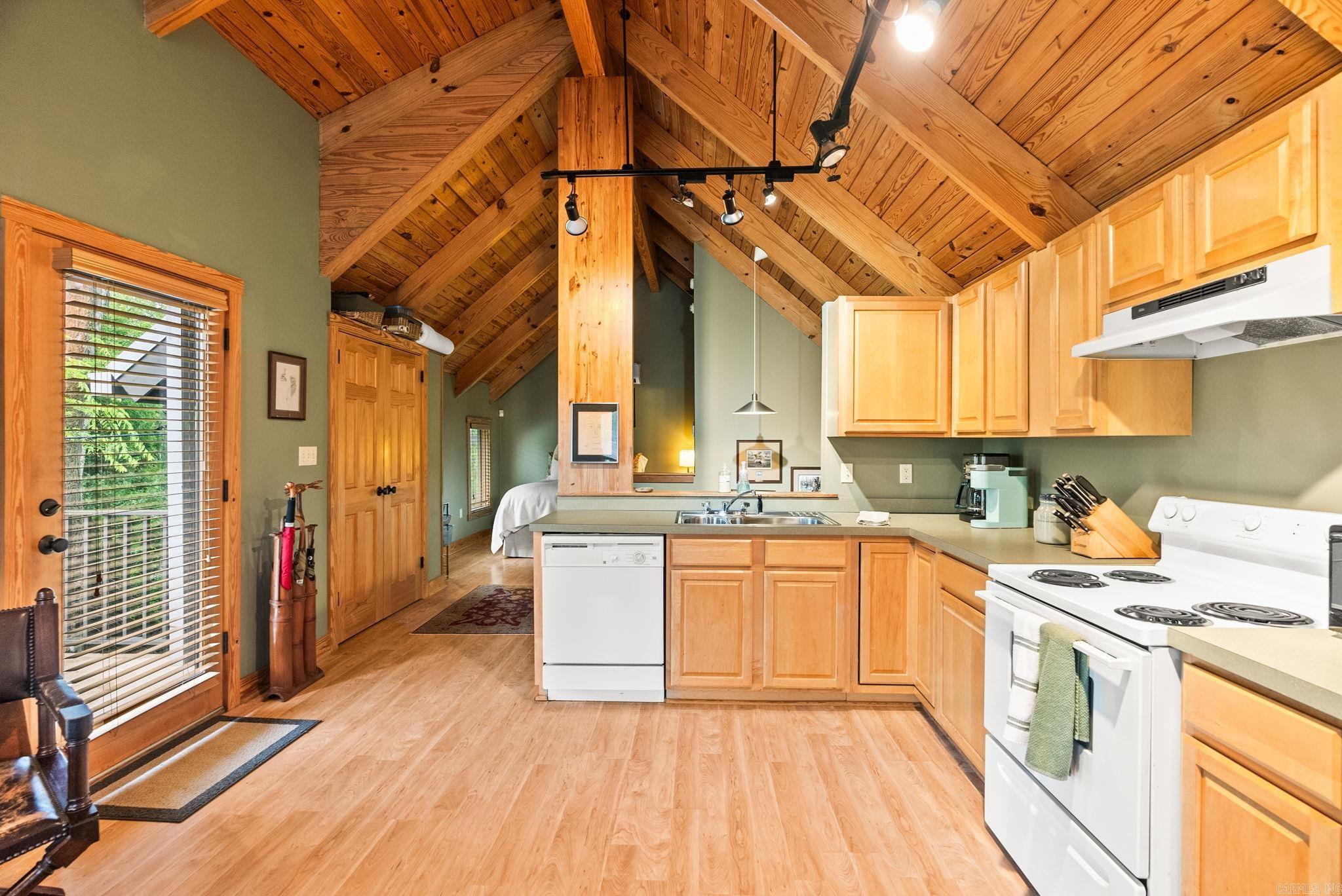 489  Ridgeway  Little Rock, AR