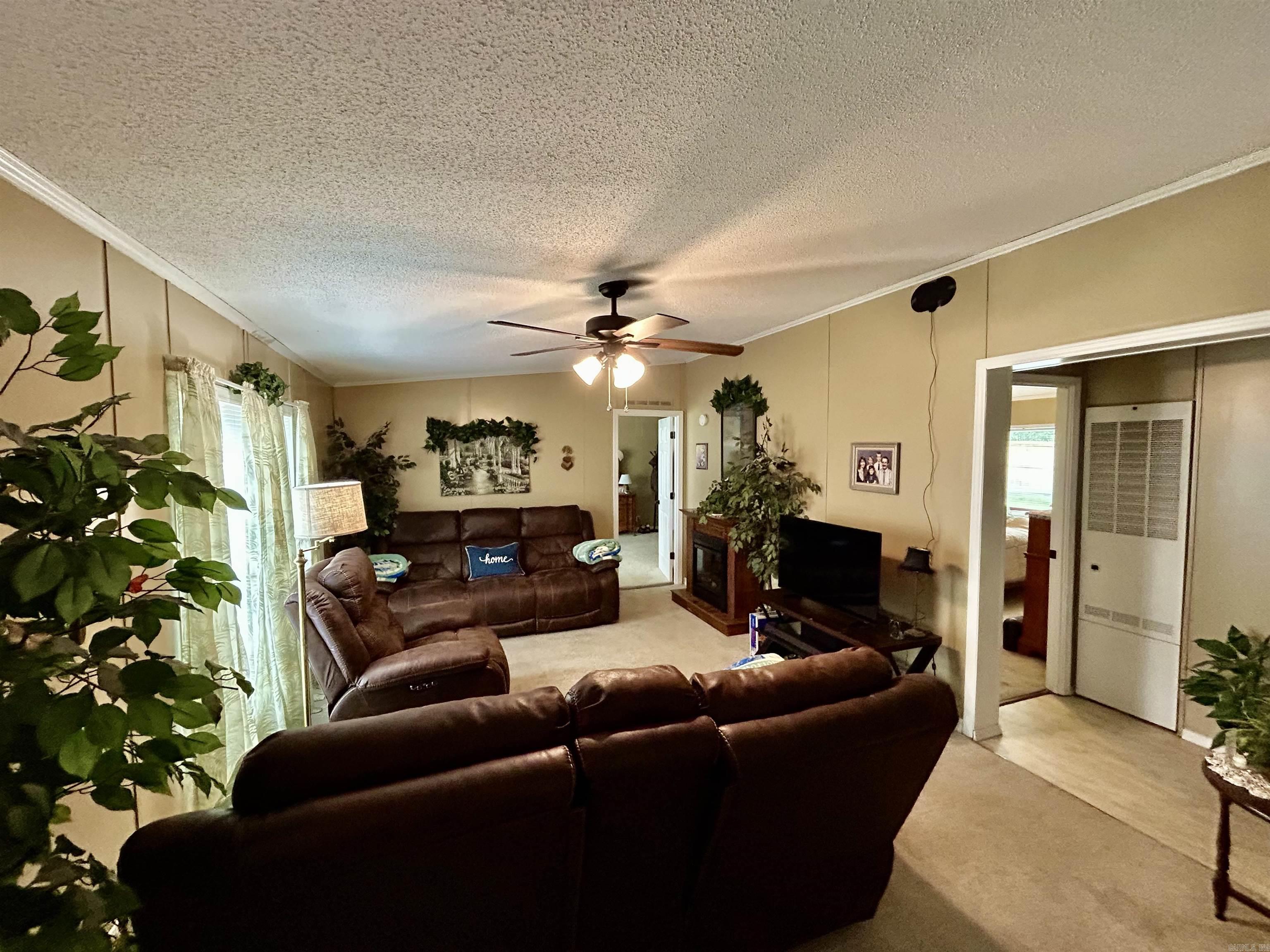 579  H  Clinton, AR