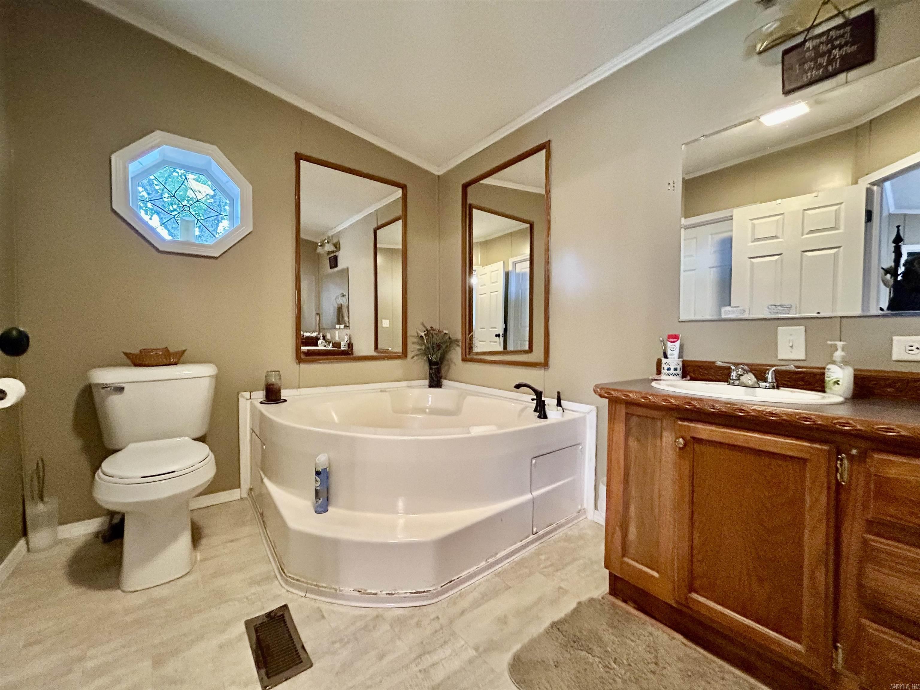 579  H  Clinton, AR