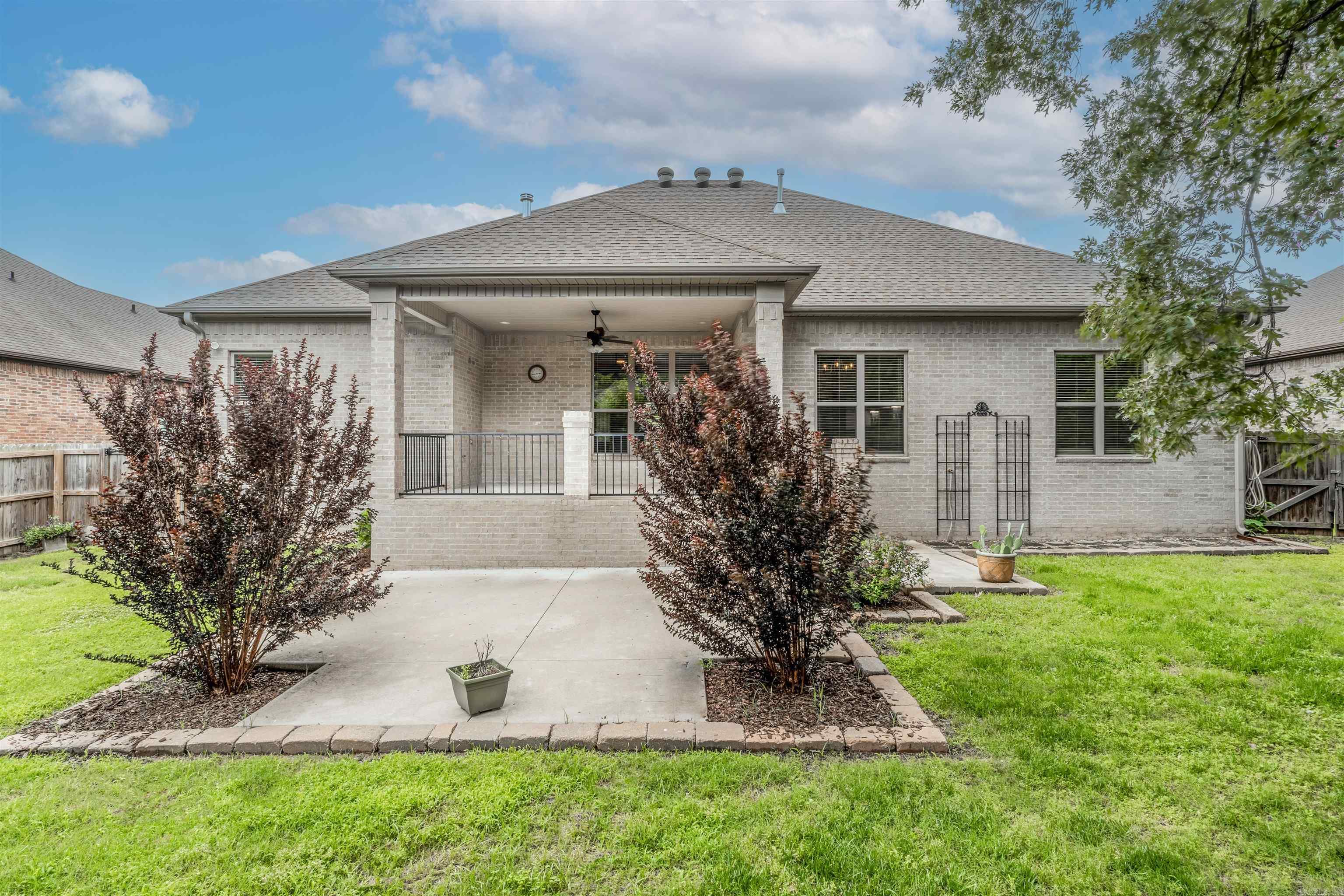 66  Oakbrooke Drive  Sherwood, AR