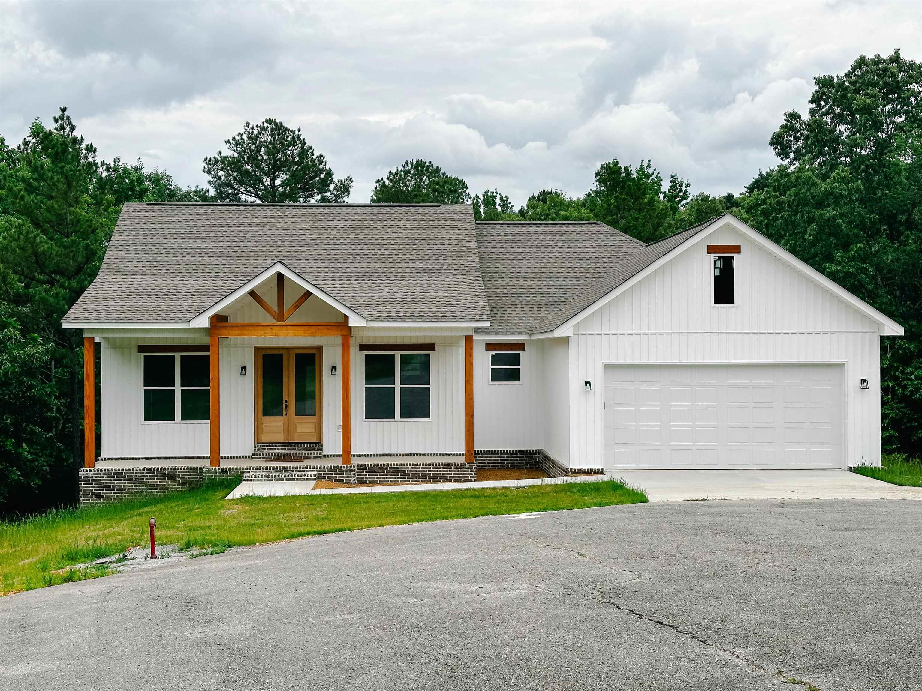 105  Caddy Cove  Mountain View, AR