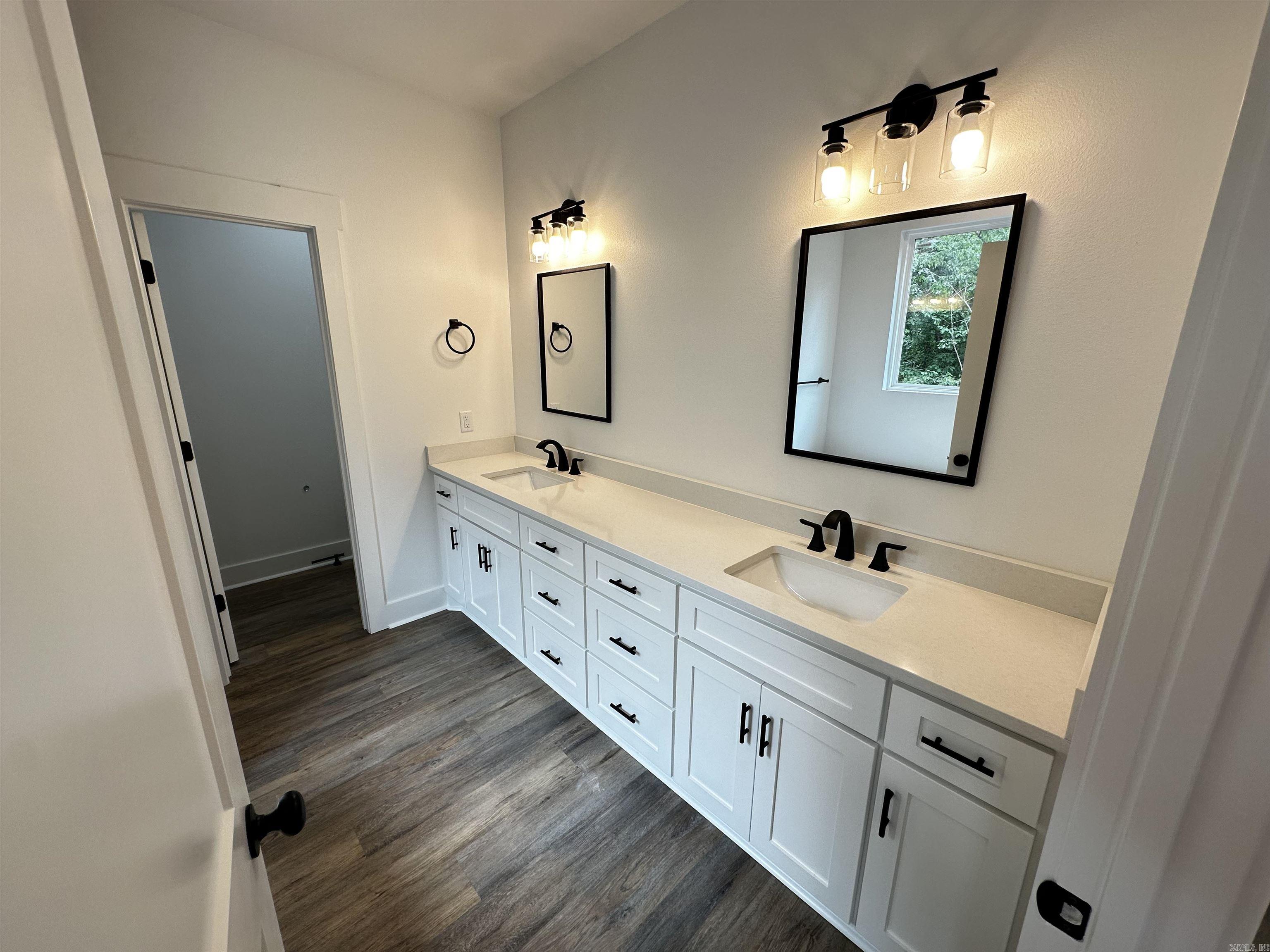 105  Caddy Cove  Mountain View, AR