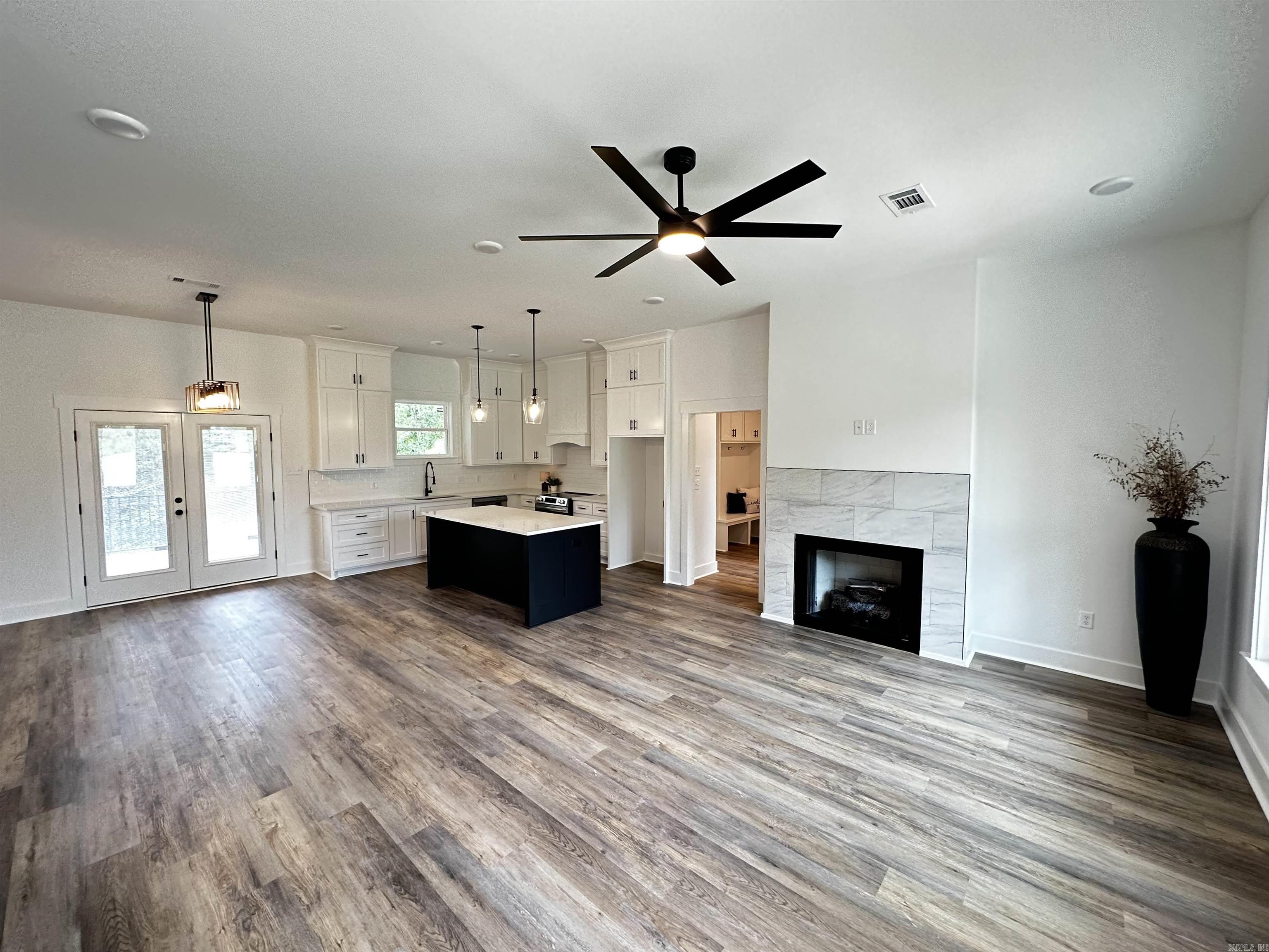 105  Caddy Cove  Mountain View, AR