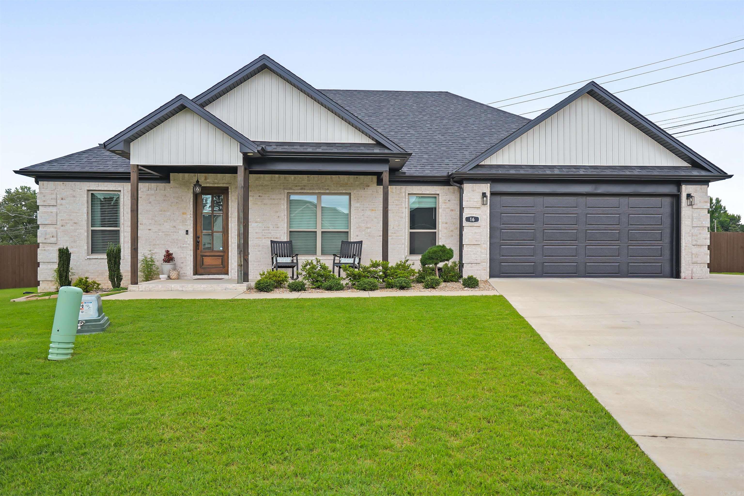 16  Denali  Cabot, AR