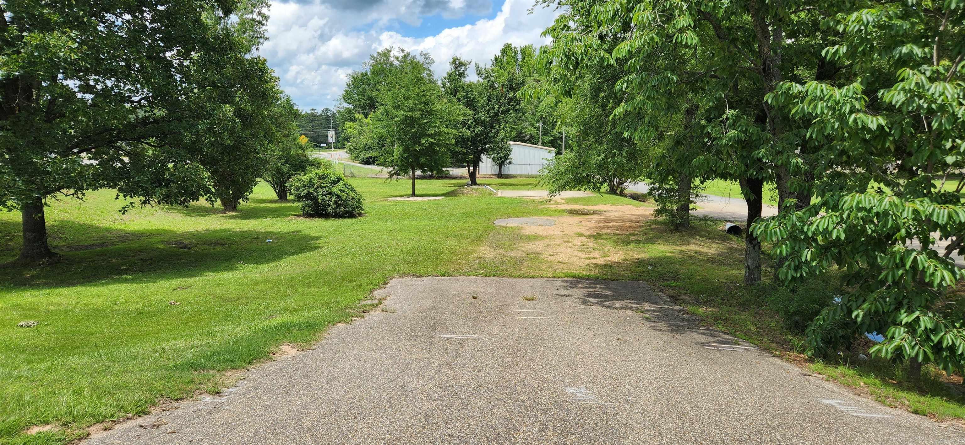 109  Neal St  Star City, AR