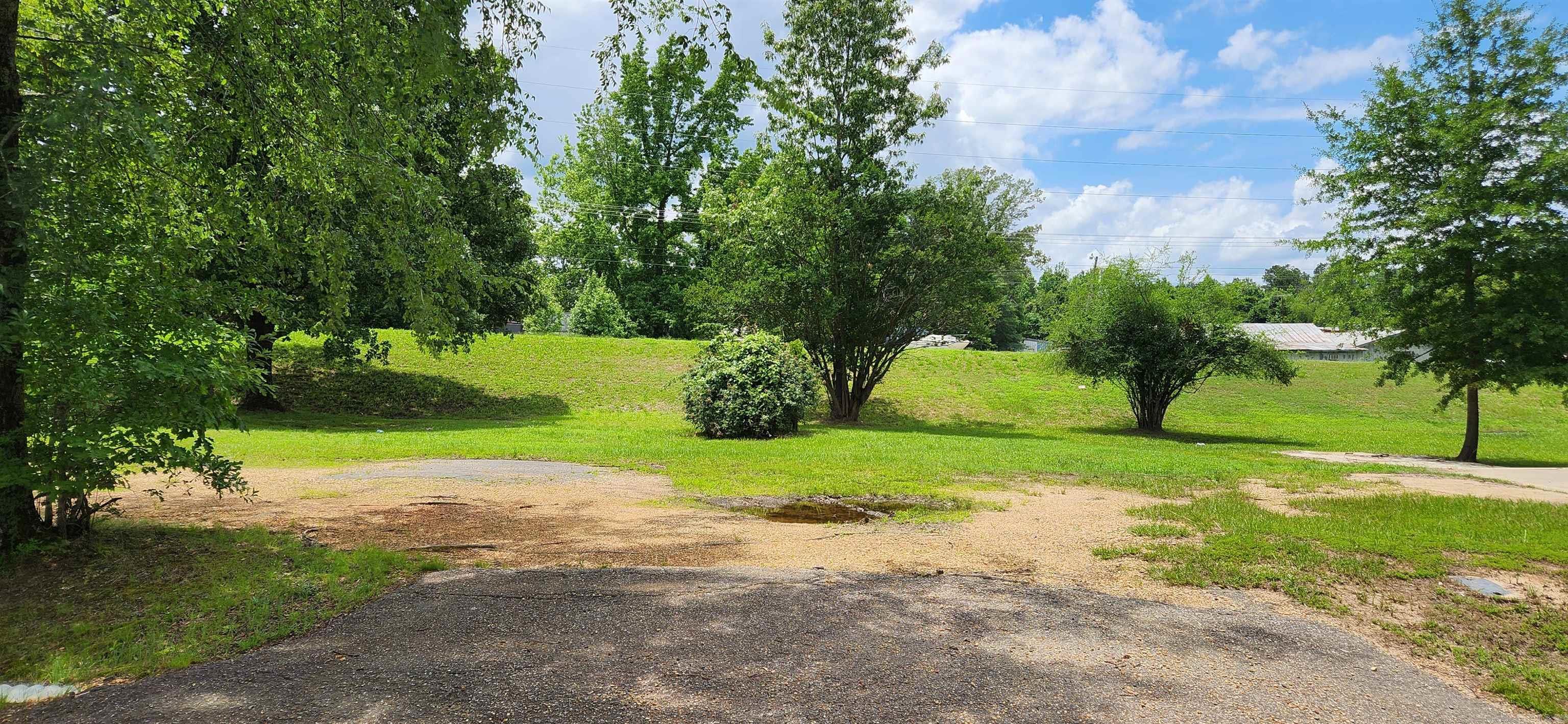 109  Neal St  Star City, AR