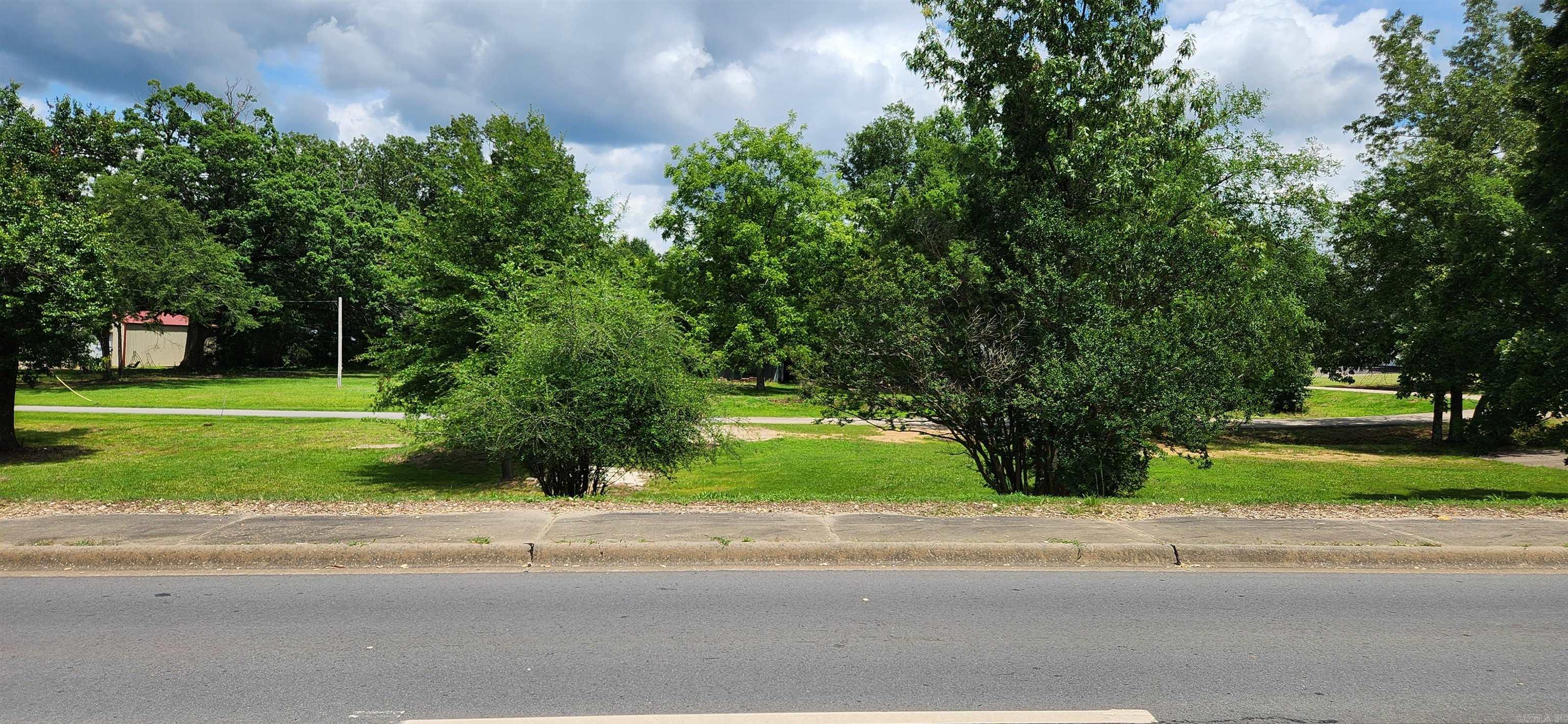 109  Neal St  Star City, AR