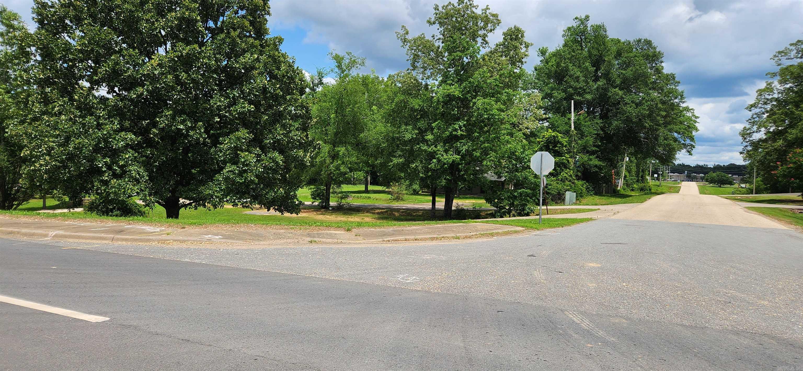 109  Neal St  Star City, AR