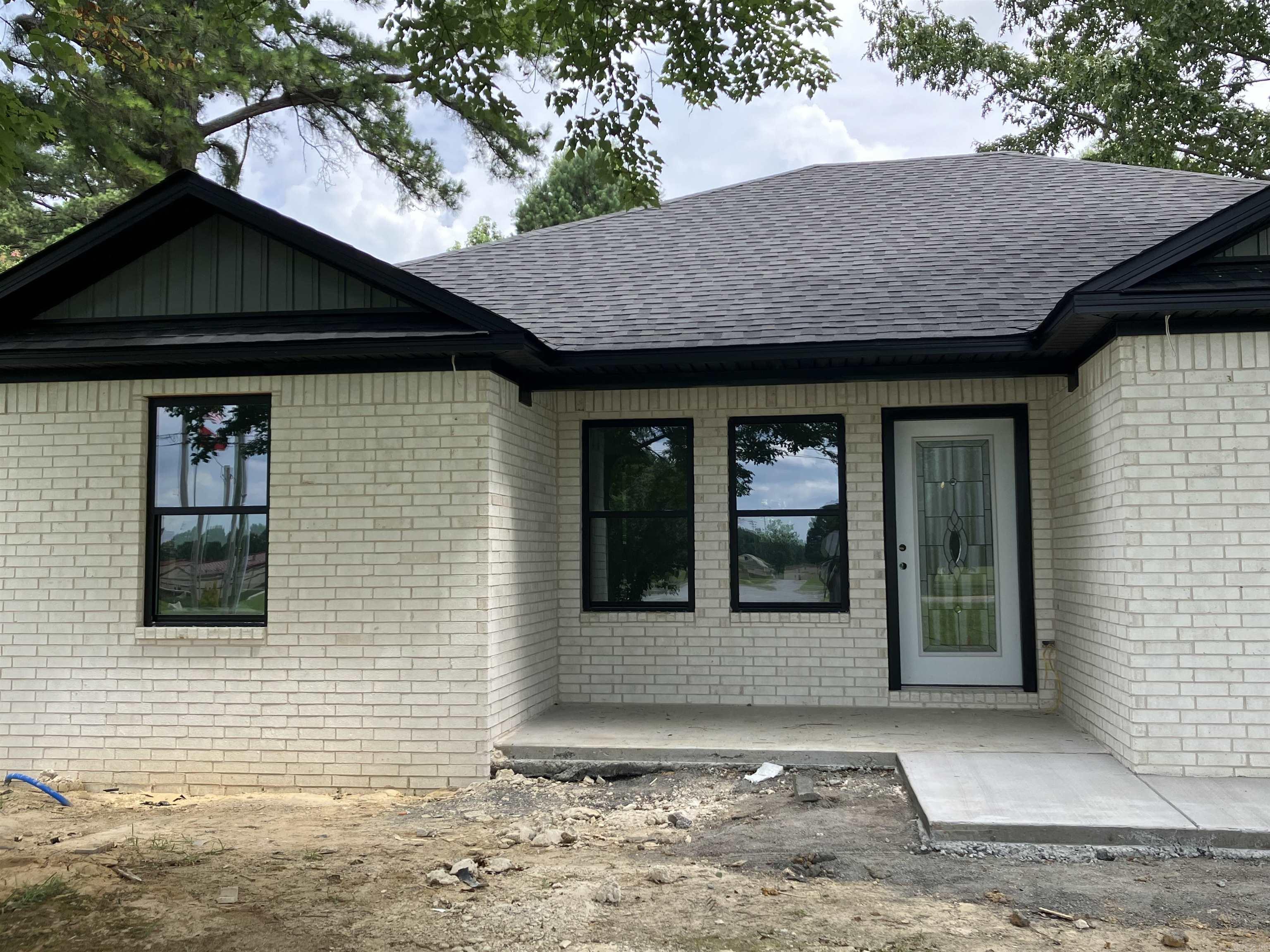 906 W Center 906 W Center Street Beebe, AR