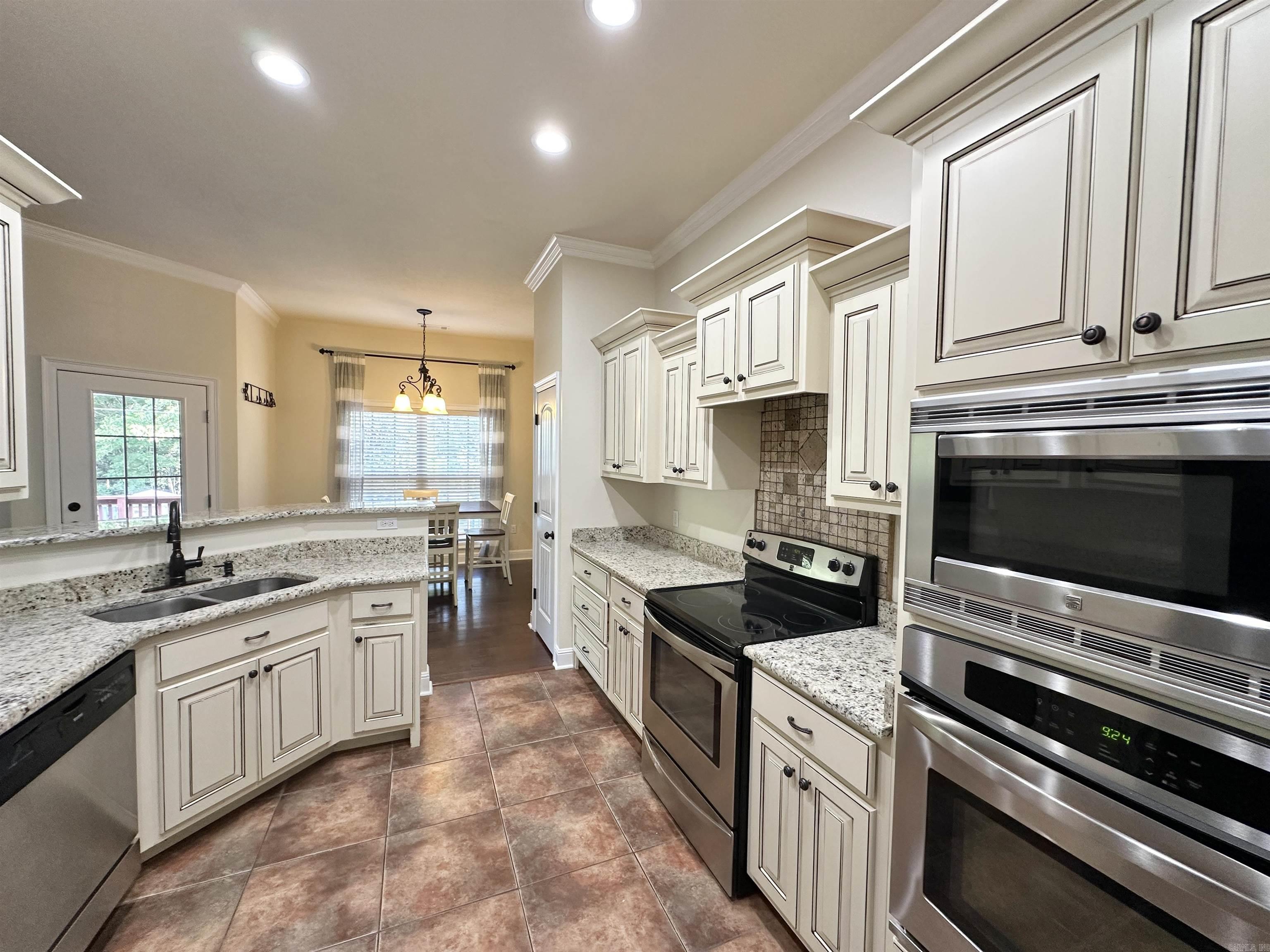 2308 Sanctuary Cove Jonesboro, AR 72404