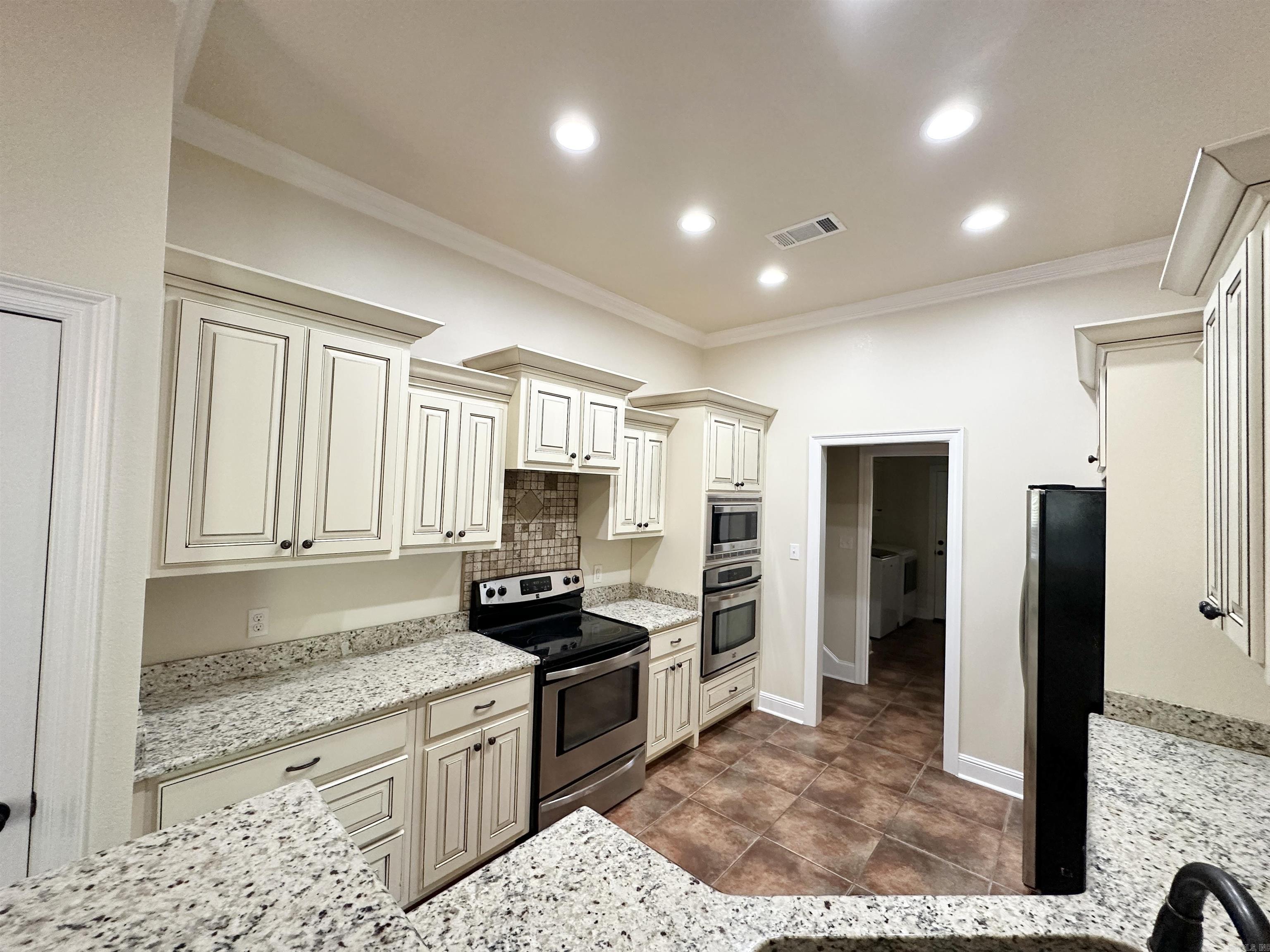 2308 Sanctuary Cove Jonesboro, AR 72404