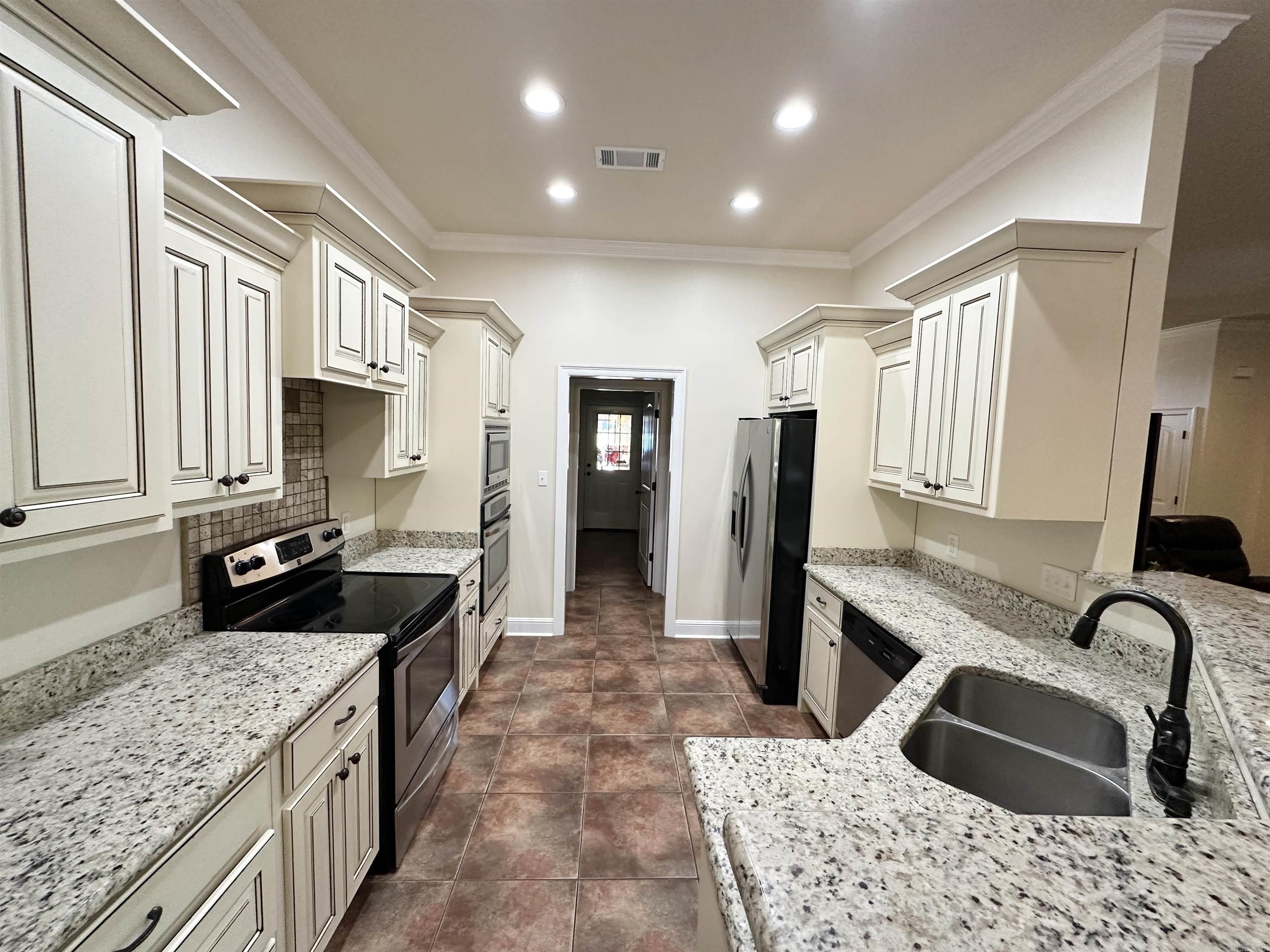 2308 Sanctuary Cove Jonesboro, AR 72404