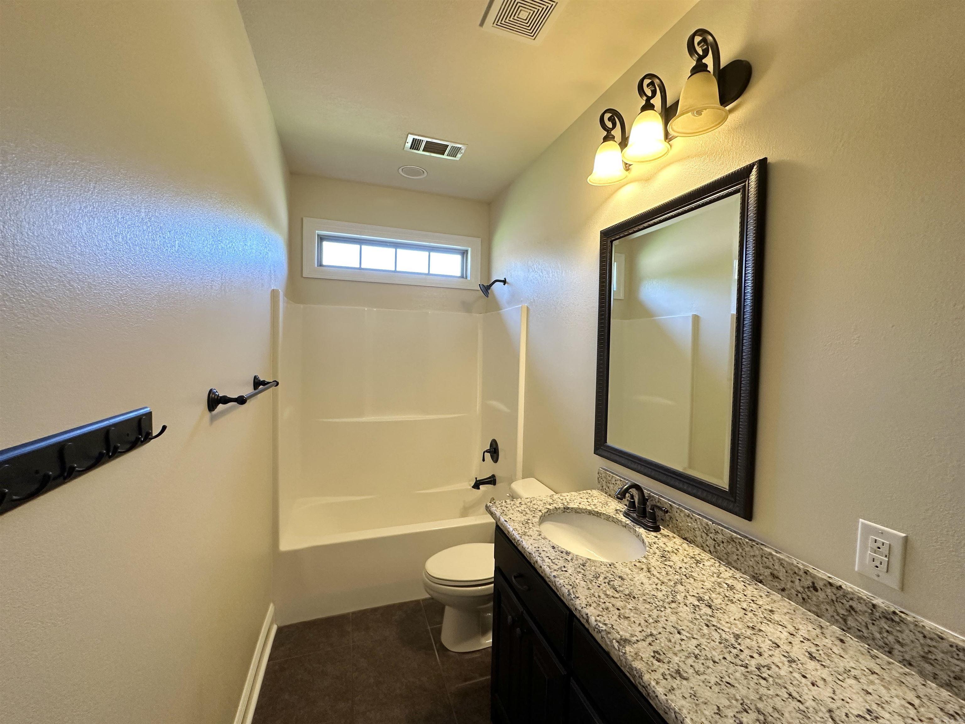 2308 Sanctuary Cove Jonesboro, AR 72404