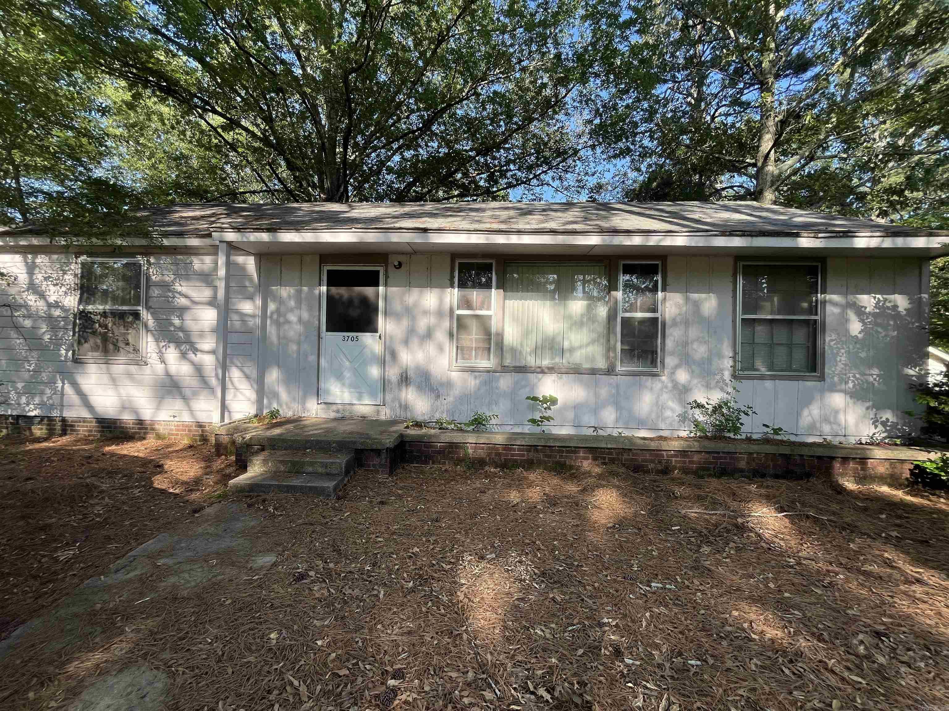 3705 S Olive St  Pine Bluff, AR