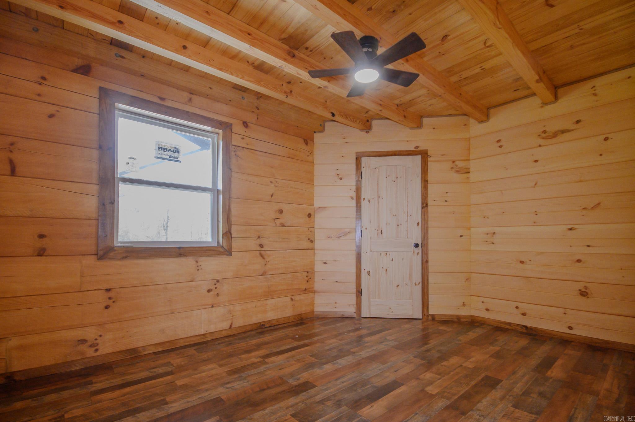 111  Madelyn  Vandervoort, AR