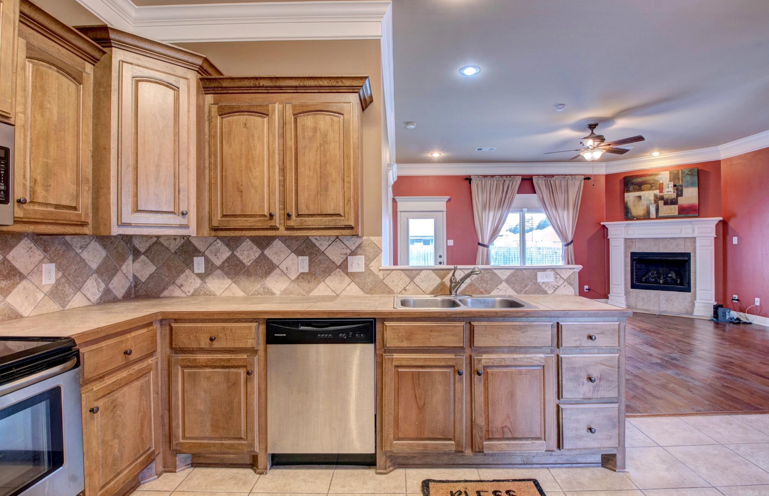 2819  Lynne  Bryant, AR