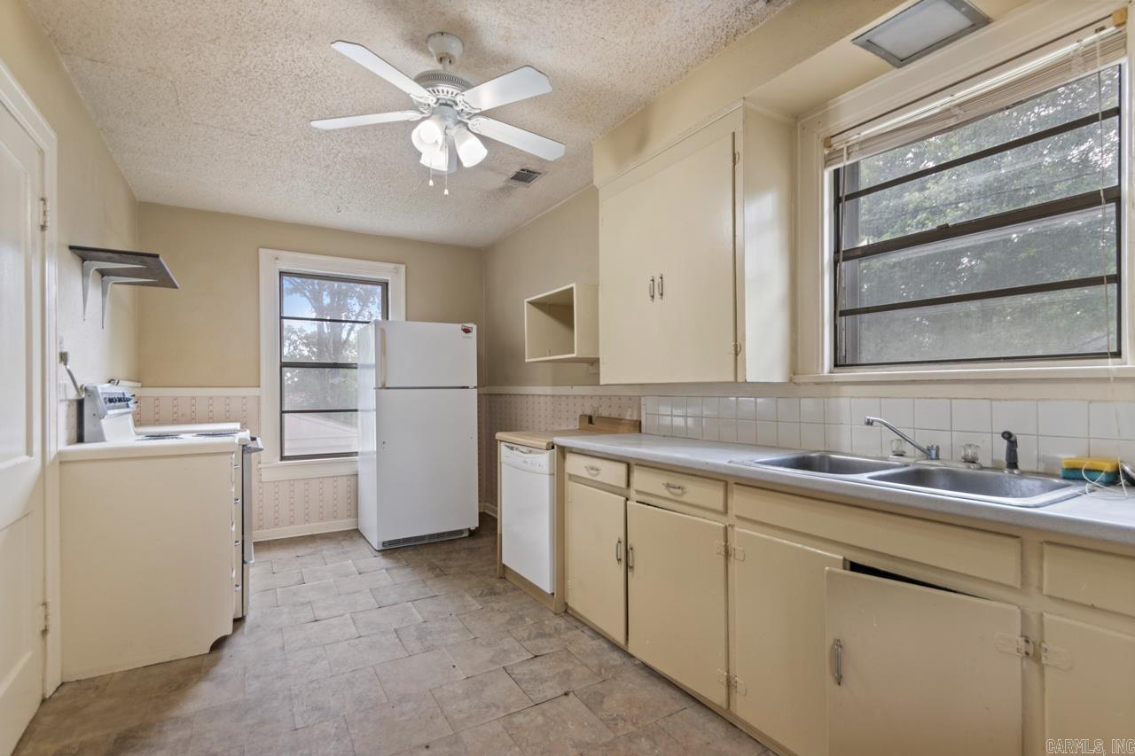 234 E B  North Little Rock, AR
