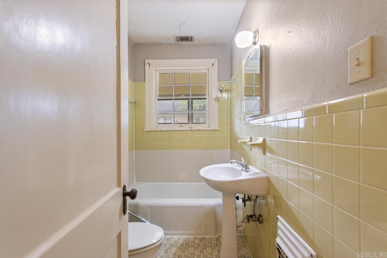 234 E B  North Little Rock, AR