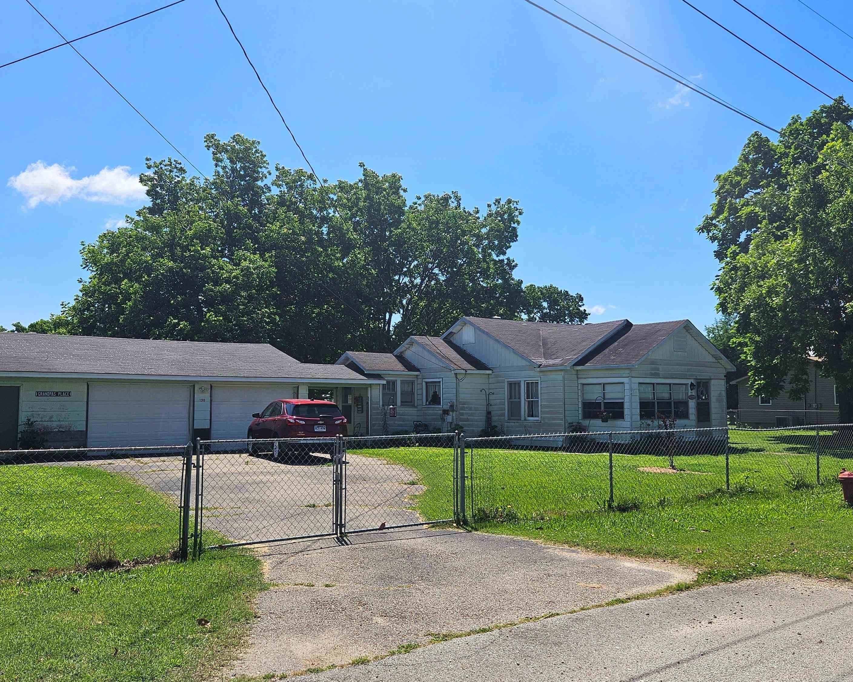 1203 S Main  Rector, AR