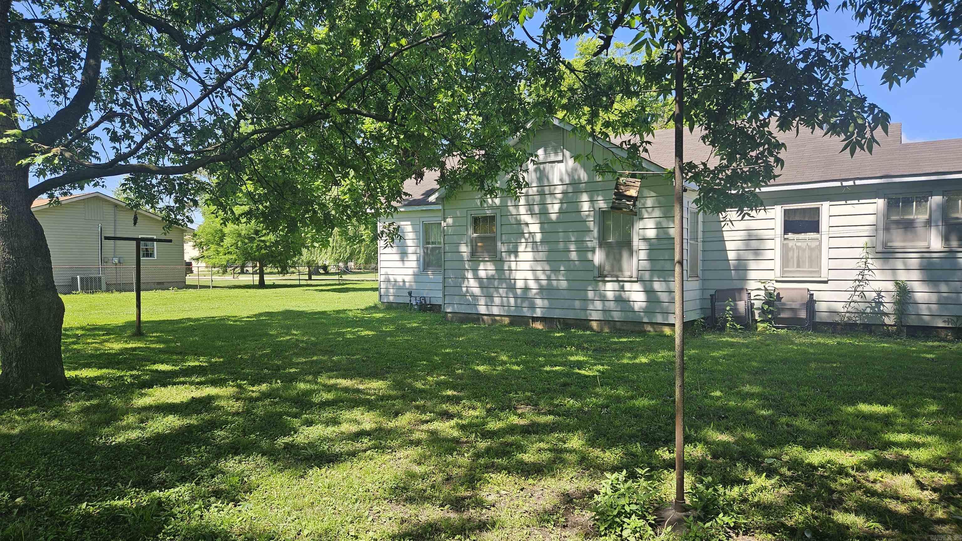 1203 S Main  Rector, AR