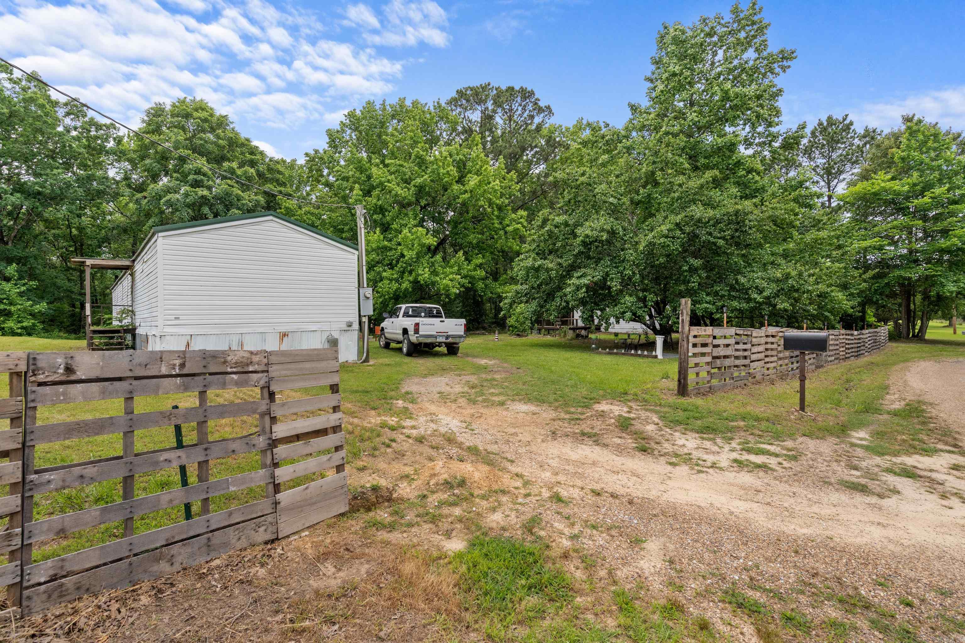 519 & 525  Seminole  Bismarck, AR