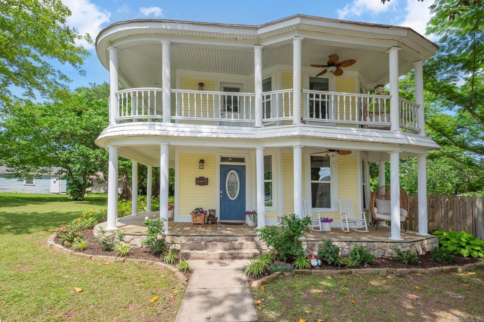 604  Tenth  Mena, AR
