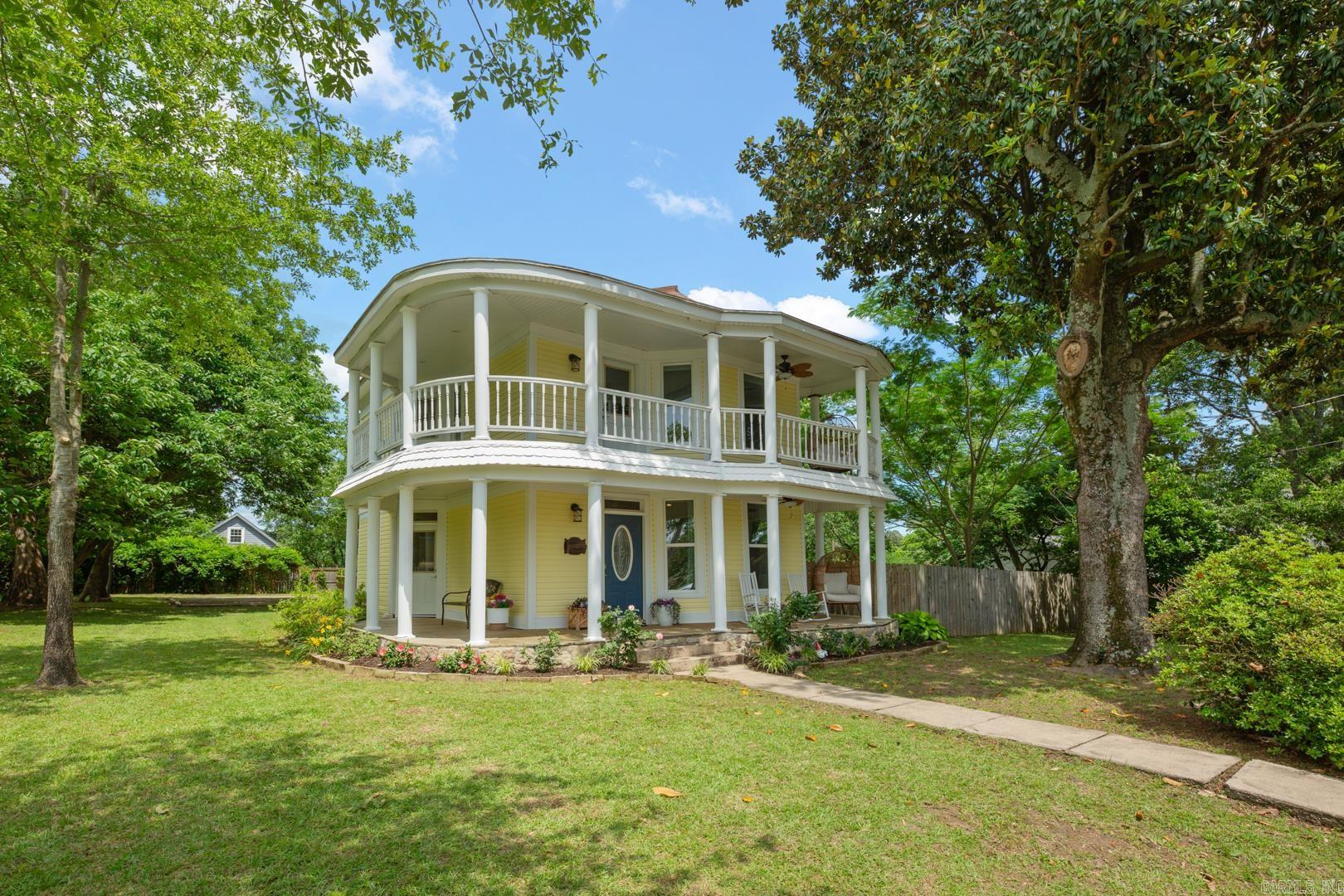 604  Tenth  Mena, AR
