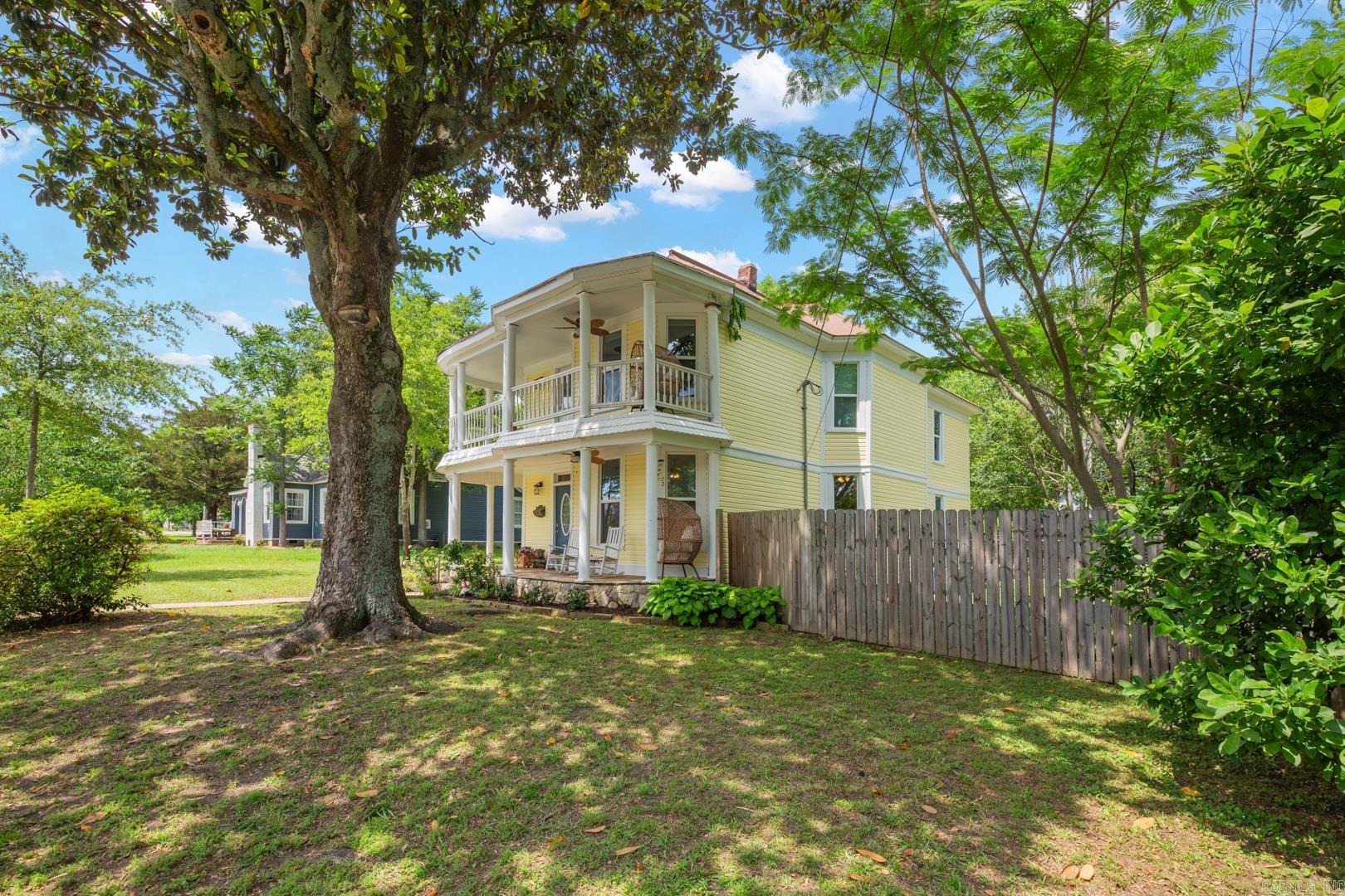 604  Tenth  Mena, AR