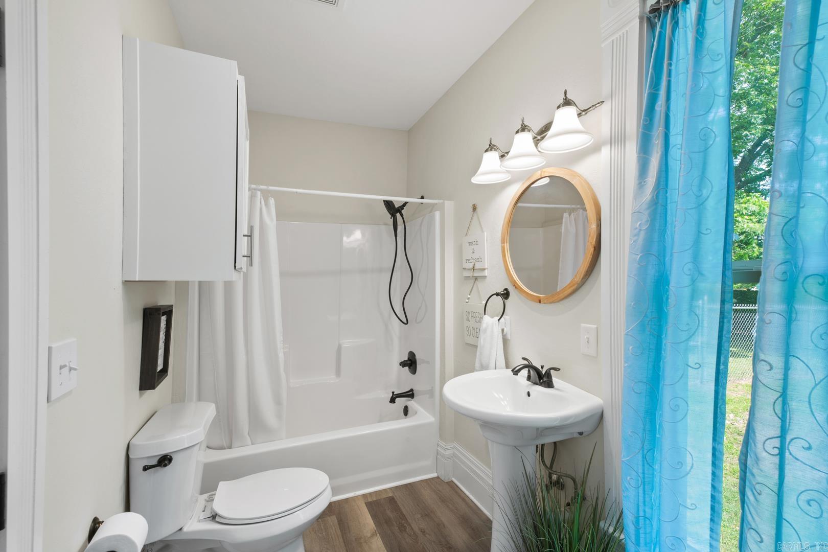 604  Tenth  Mena, AR