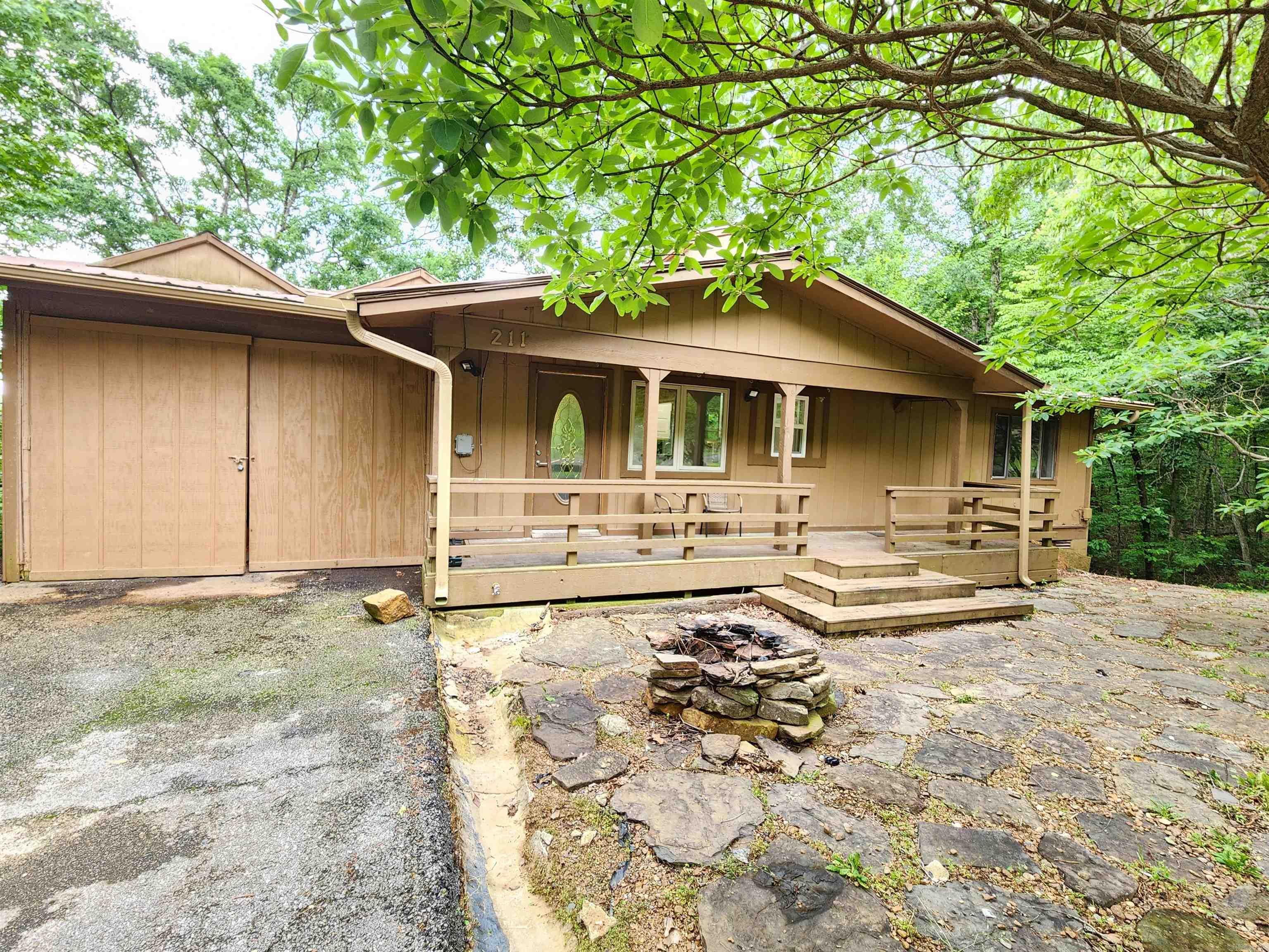 211  Burnt Rock Falls  Fairfield Bay, AR
