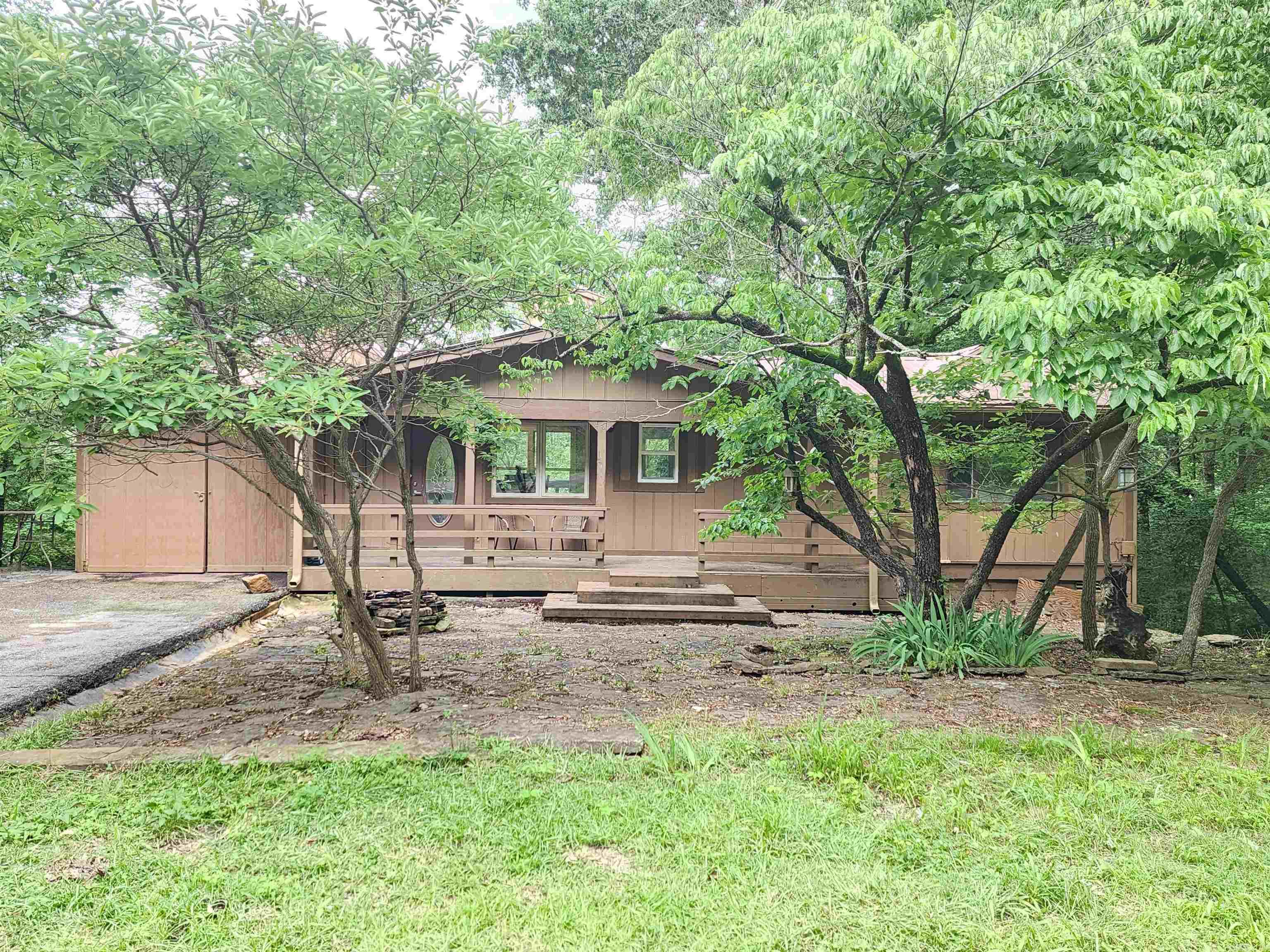 211  Burnt Rock Falls  Fairfield Bay, AR