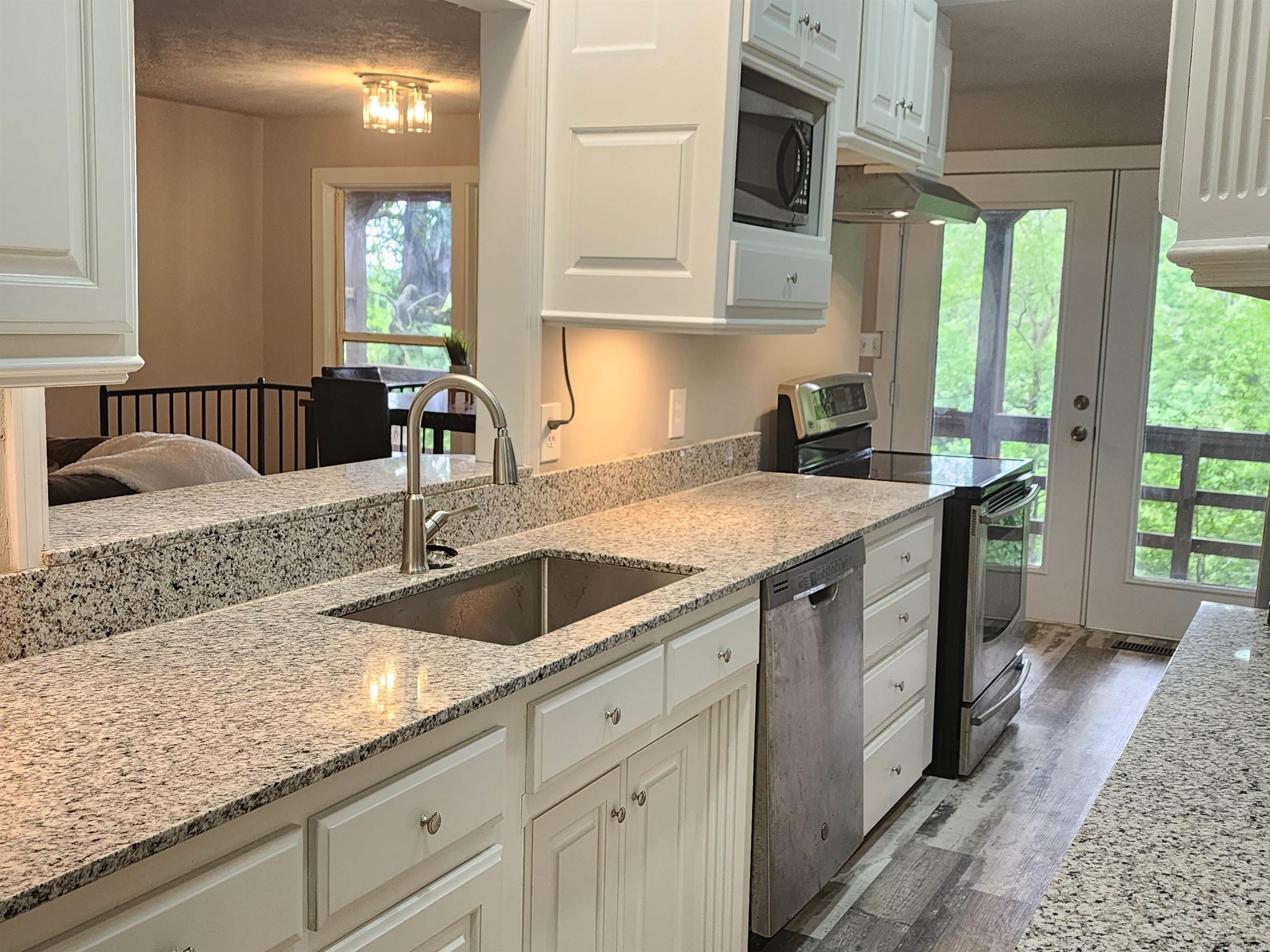 211  Burnt Rock Falls  Fairfield Bay, AR