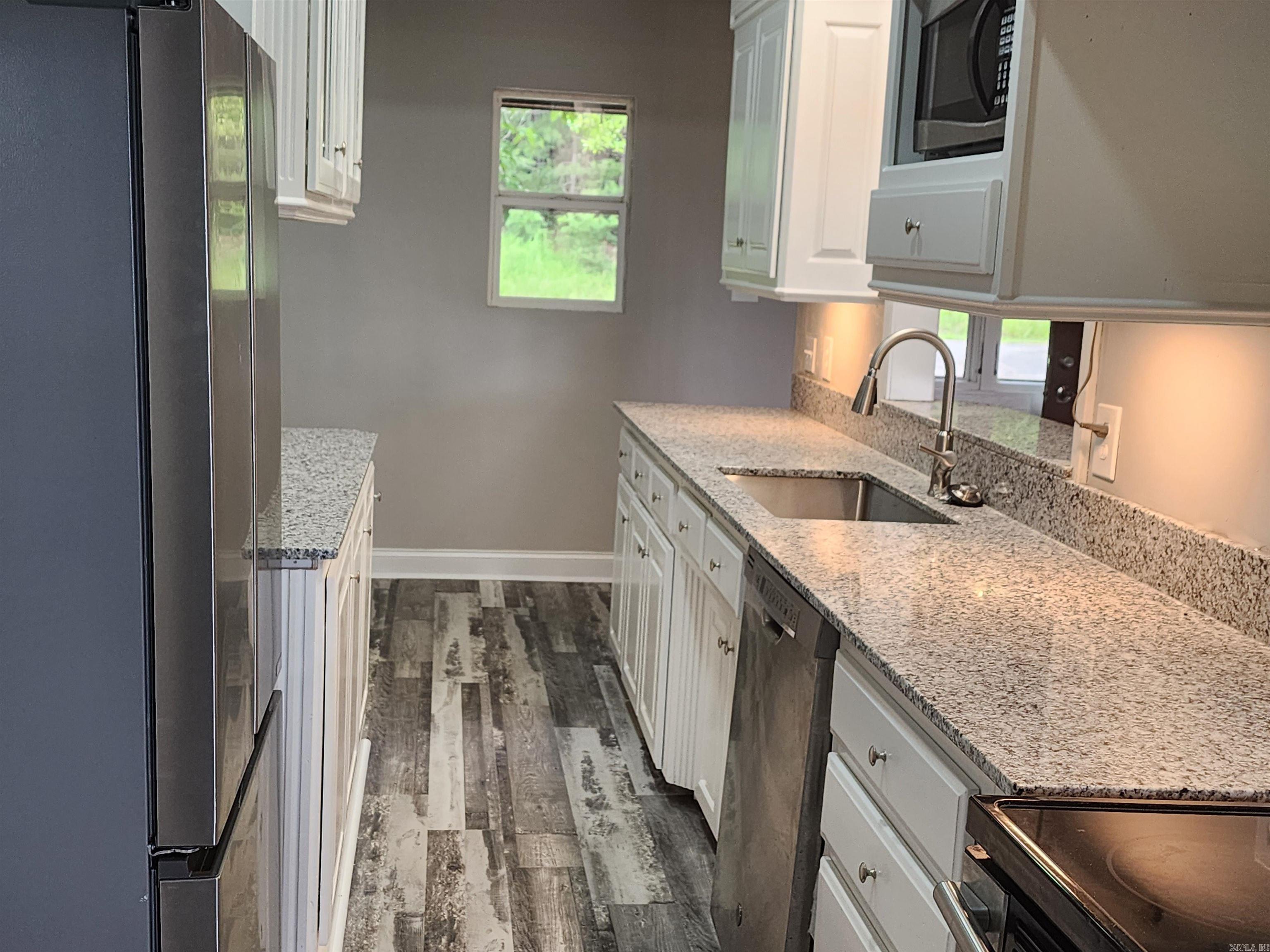 211  Burnt Rock Falls  Fairfield Bay, AR